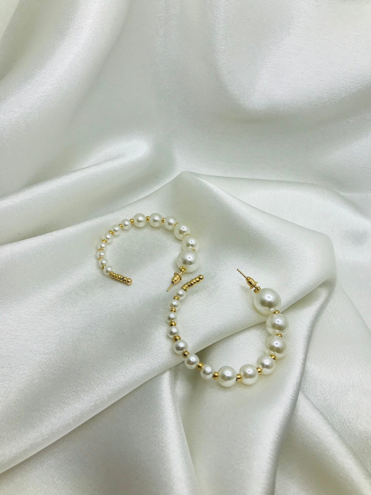 Pearls Hoop Earrings