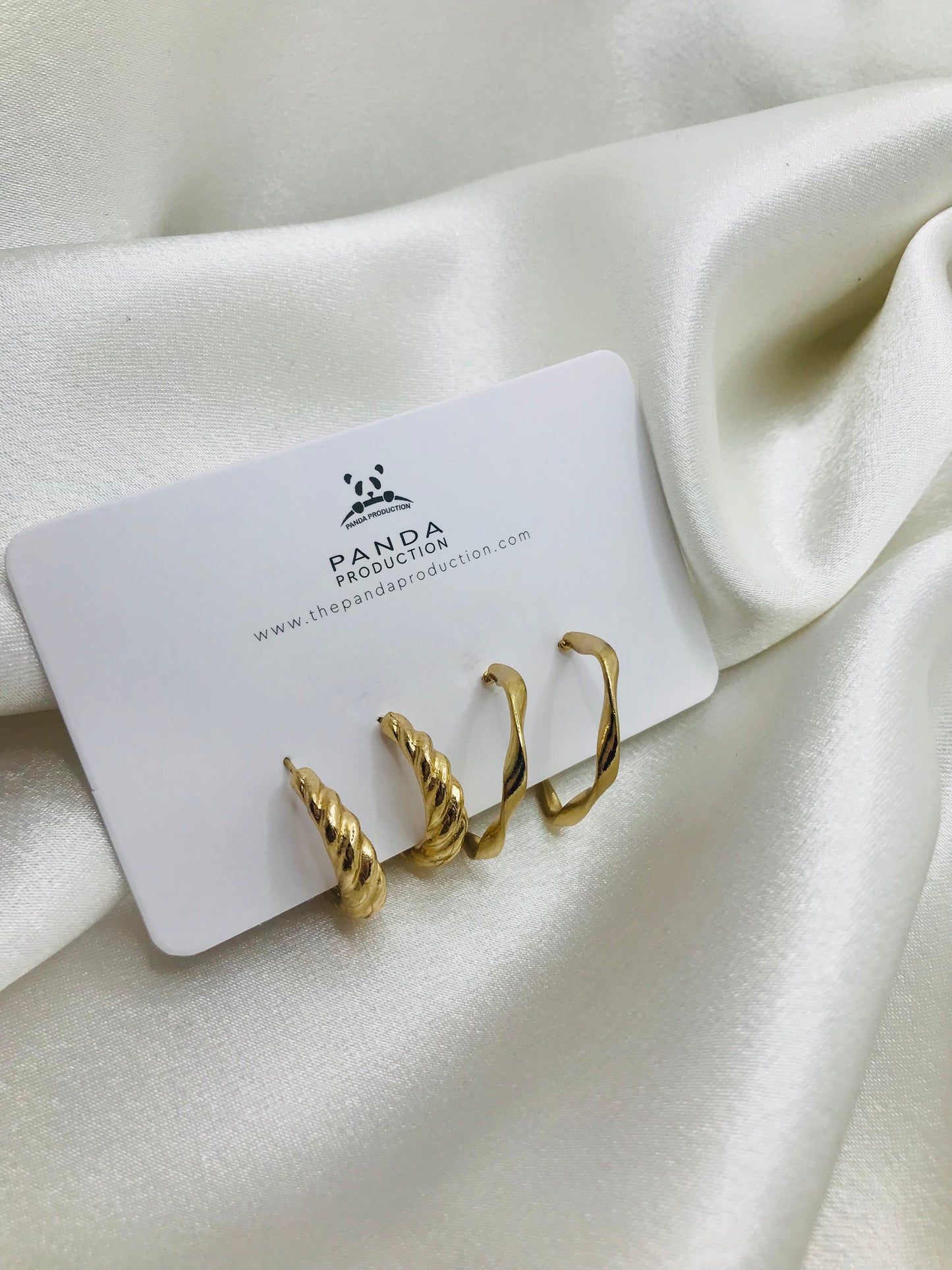 Minimal Gold Hoops Set