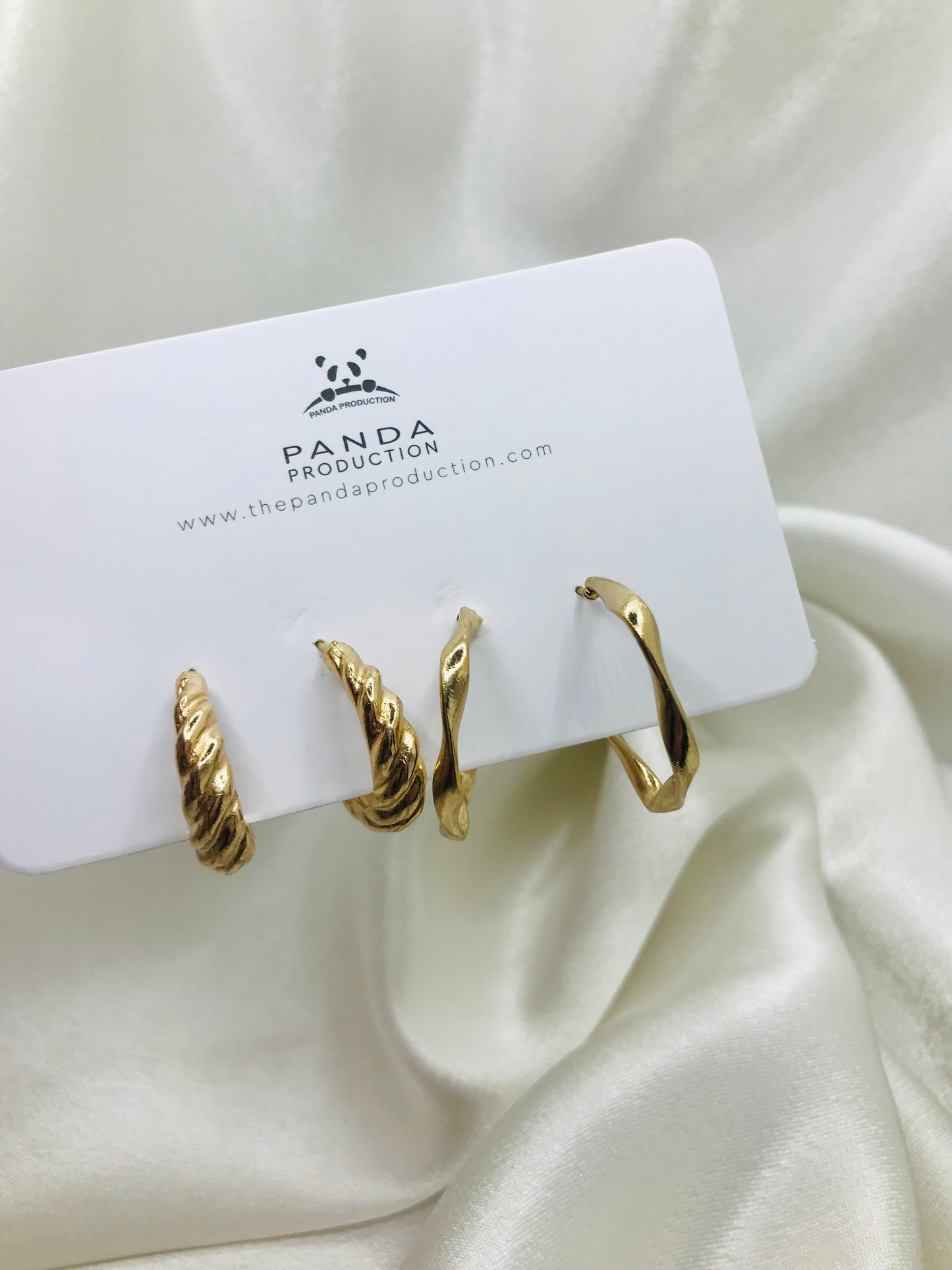 Minimal Gold Hoops Set