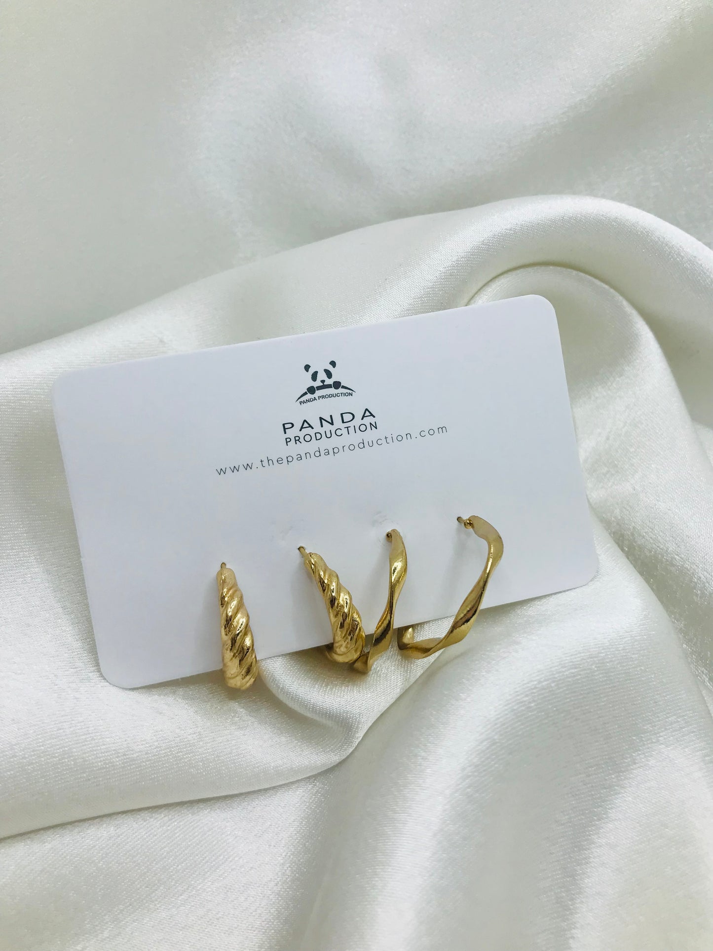 Minimal Gold Hoops Set