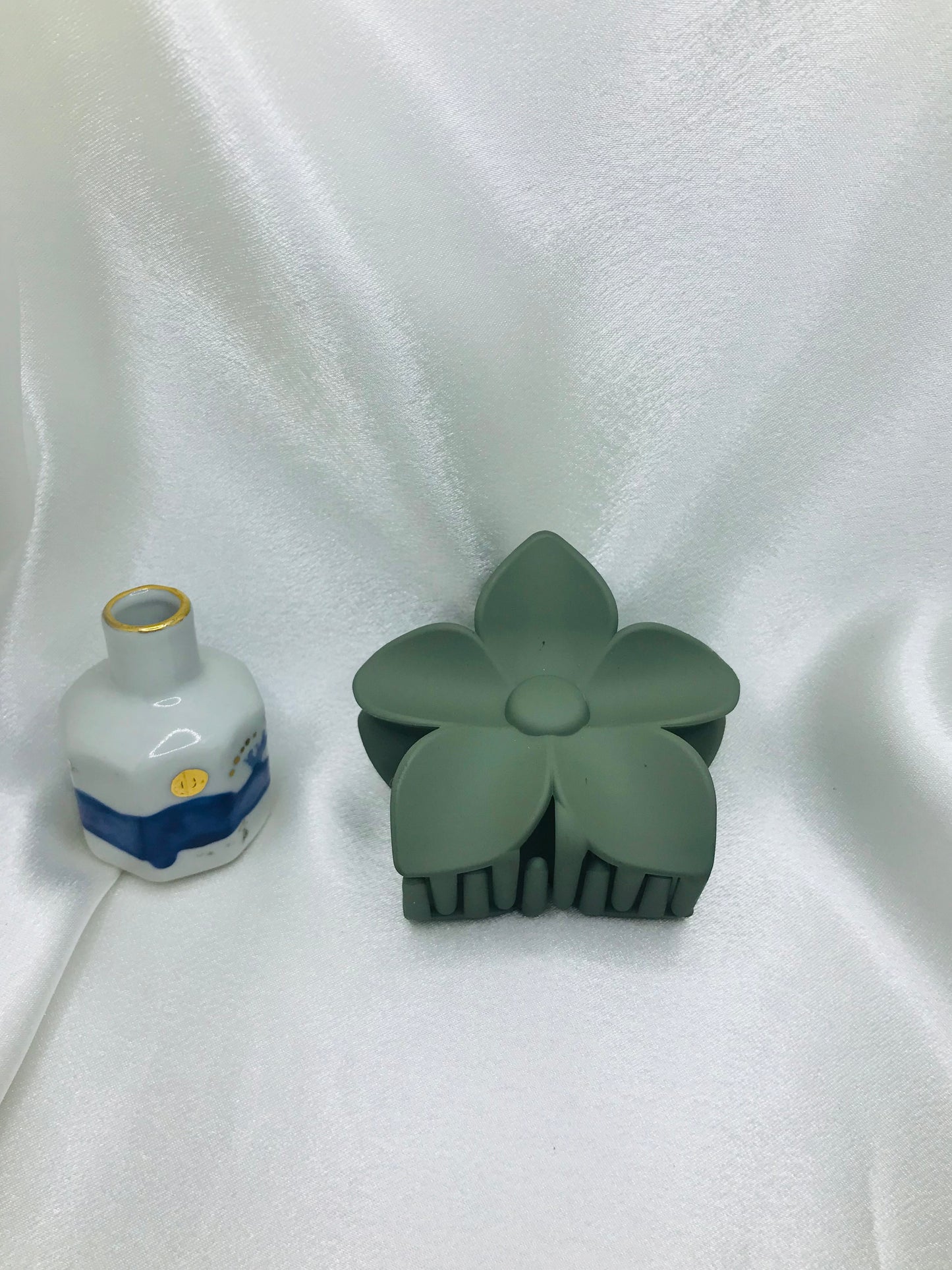 Mate flower Hair Catcher