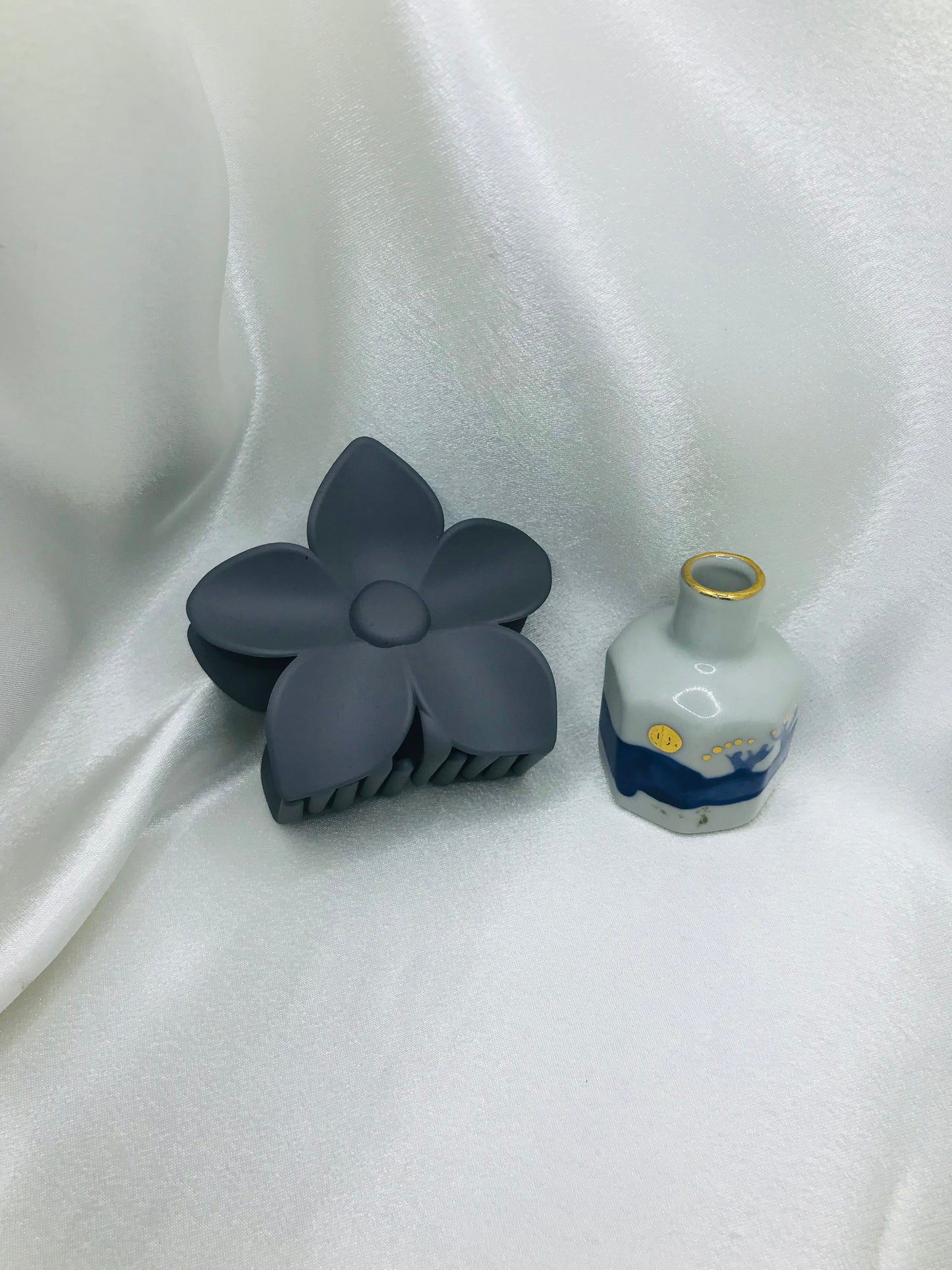 Mate flower Hair Catcher