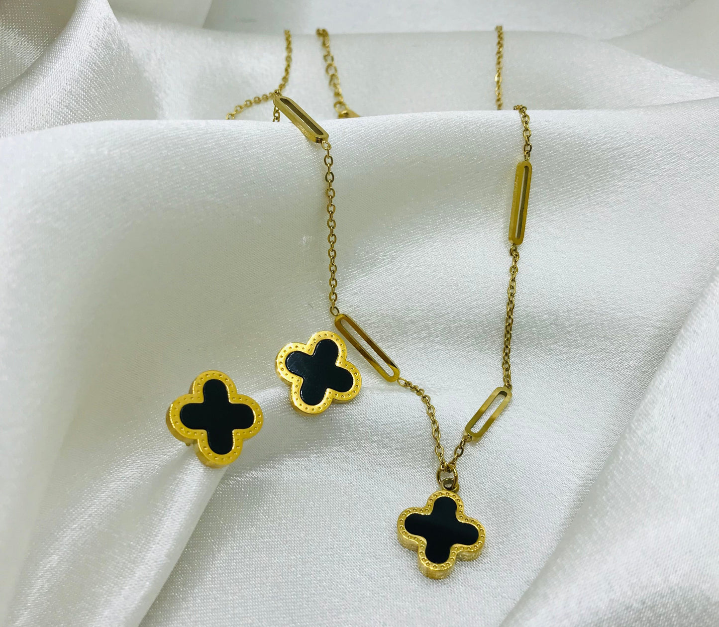 Clover Chain Set