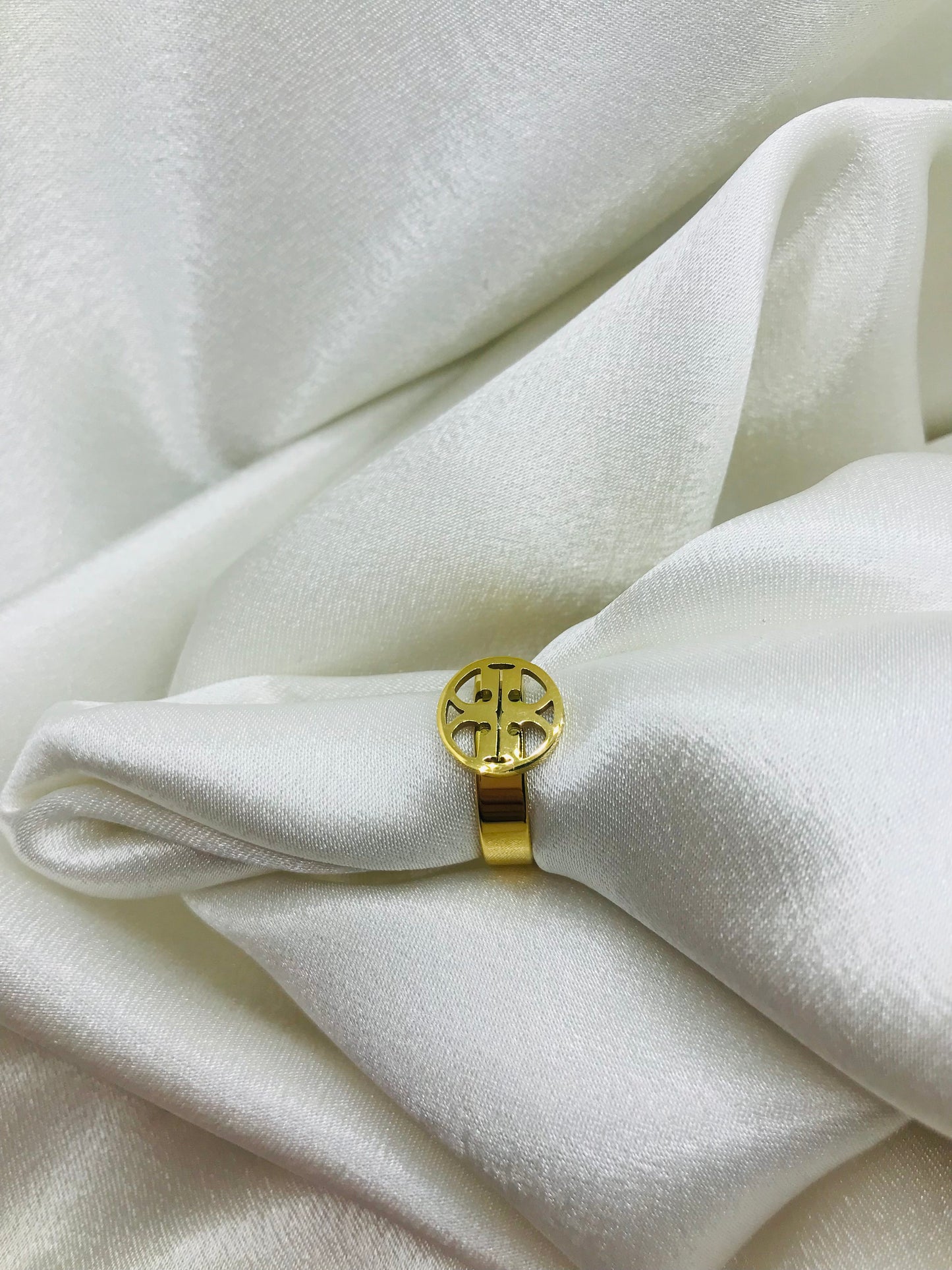 Circular Emblem Gold Ring