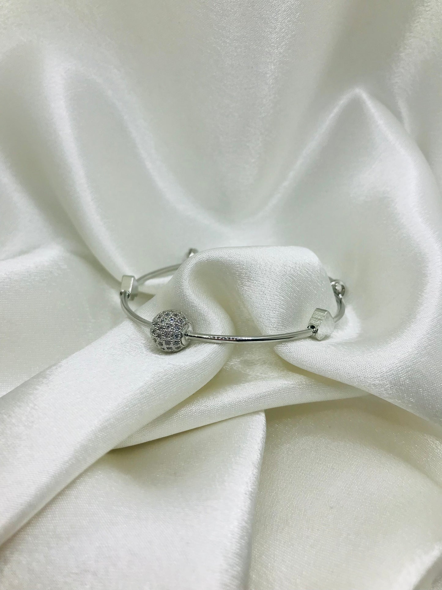 Heart ball Elegant Handcuff
