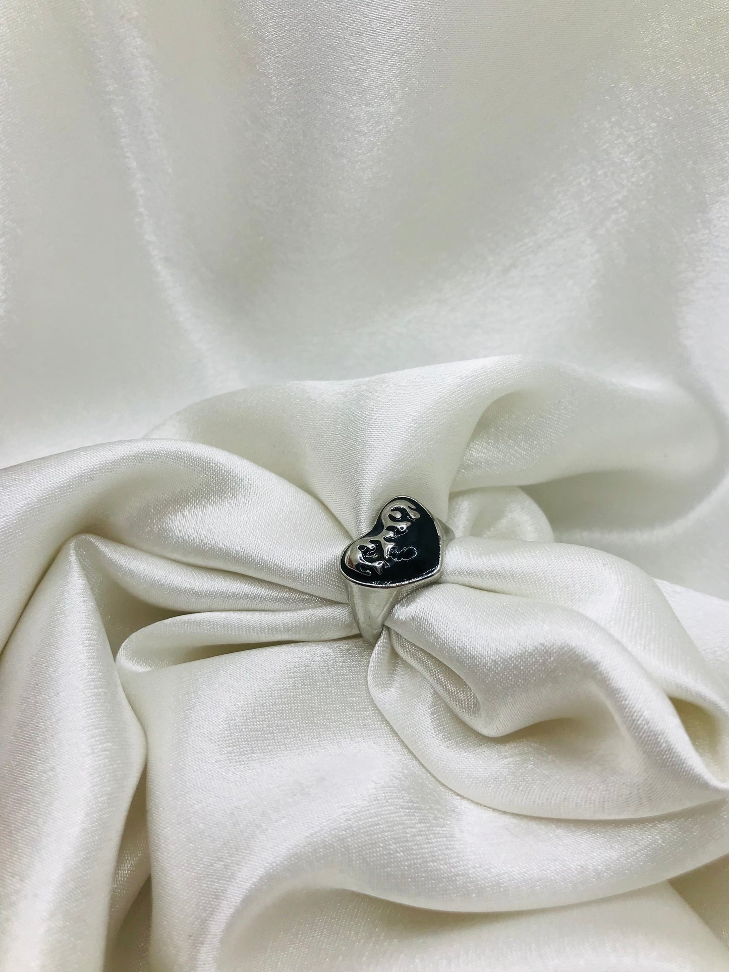 Minimal every day ring