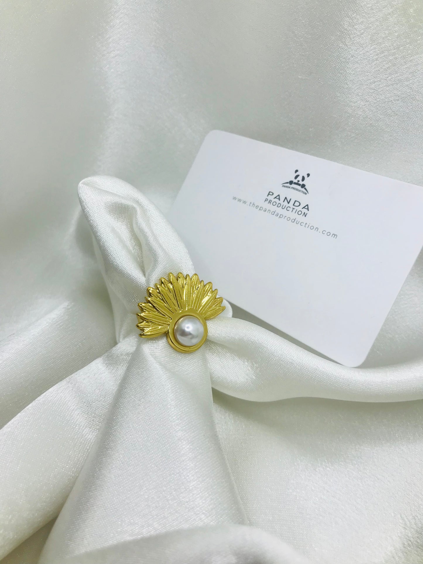 Glossy Fan-shaped Pearl Ring