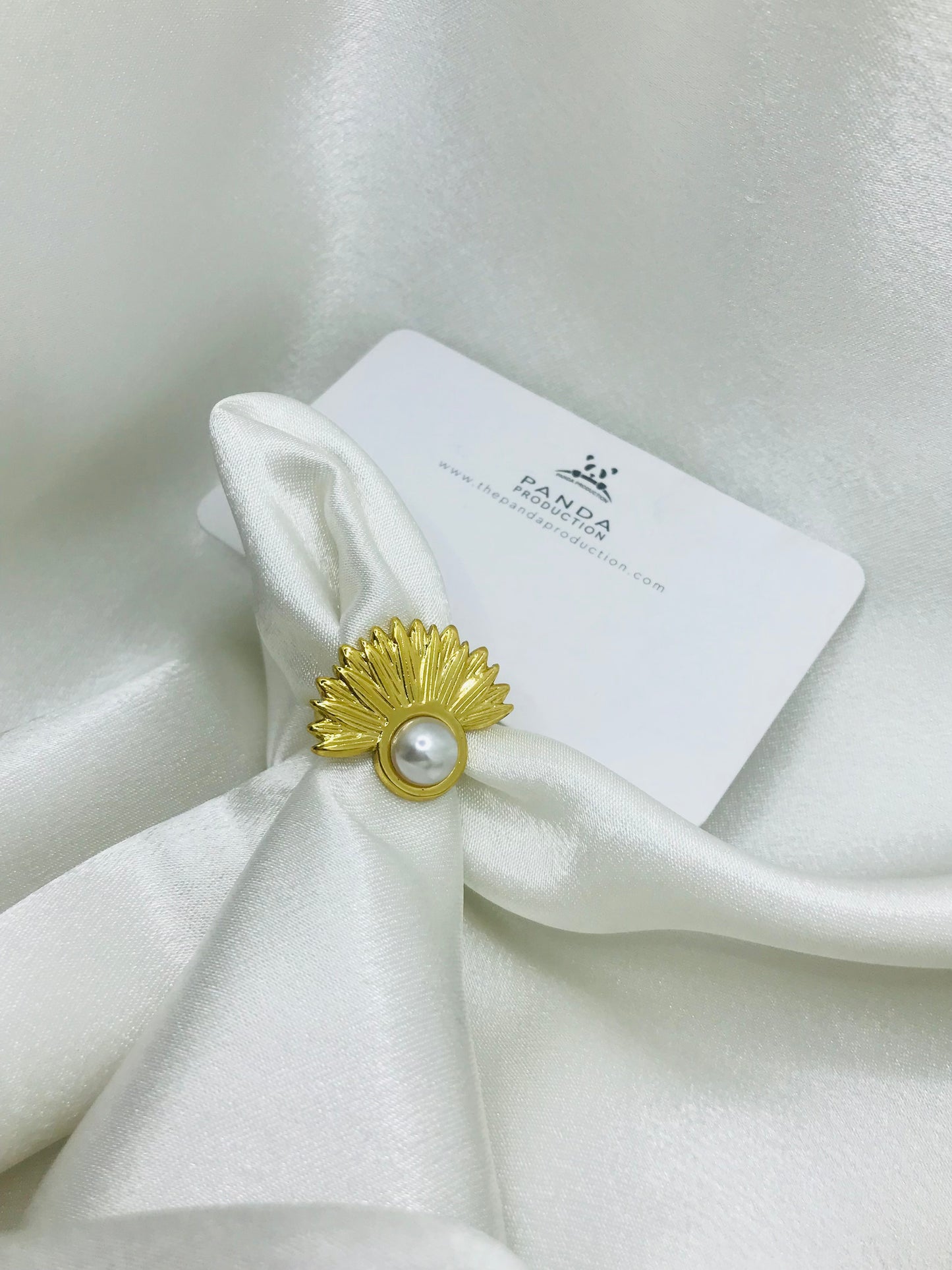 Glossy Fan-shaped Pearl Ring