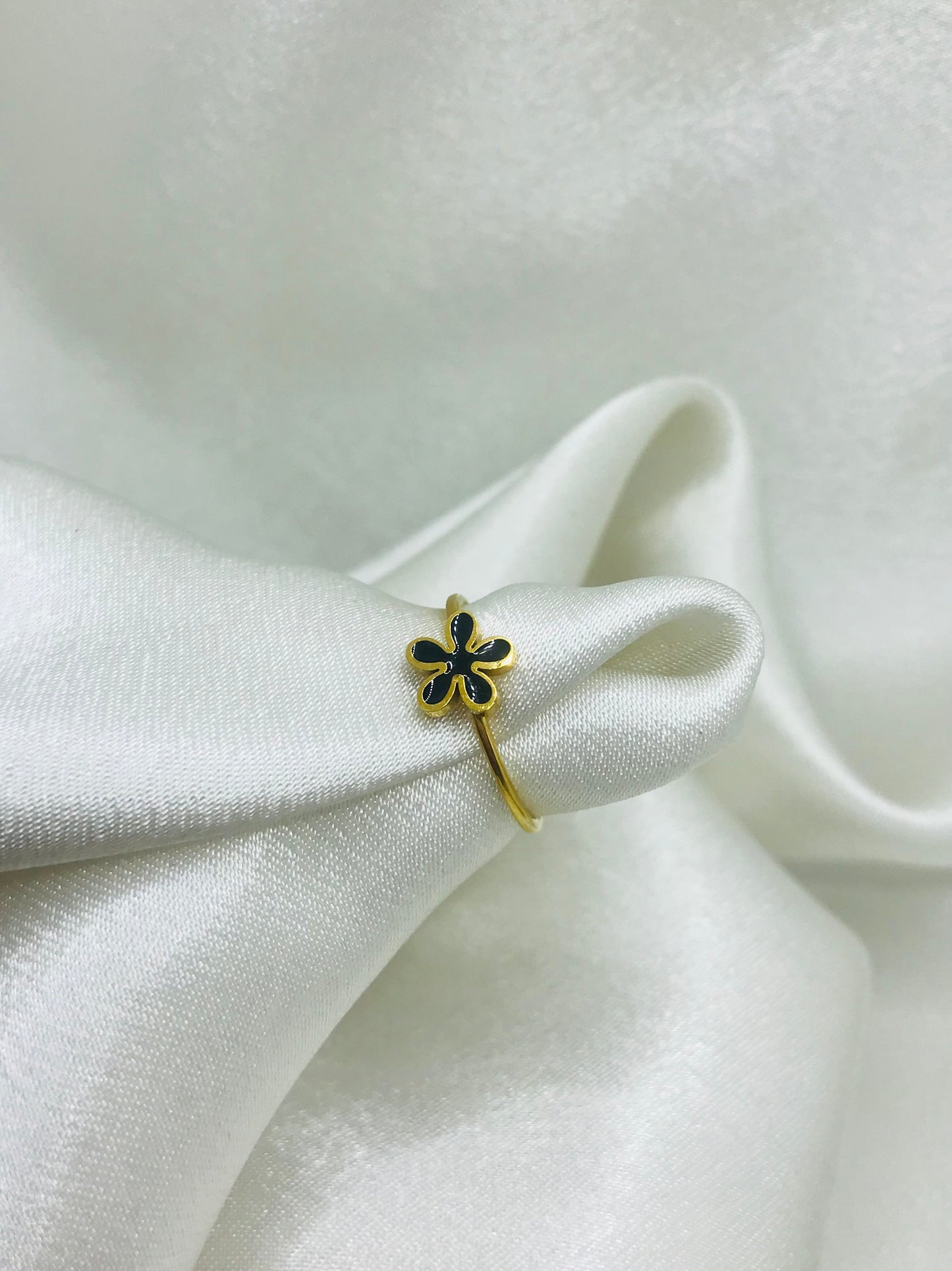 Daisy Flower Minimal Ring