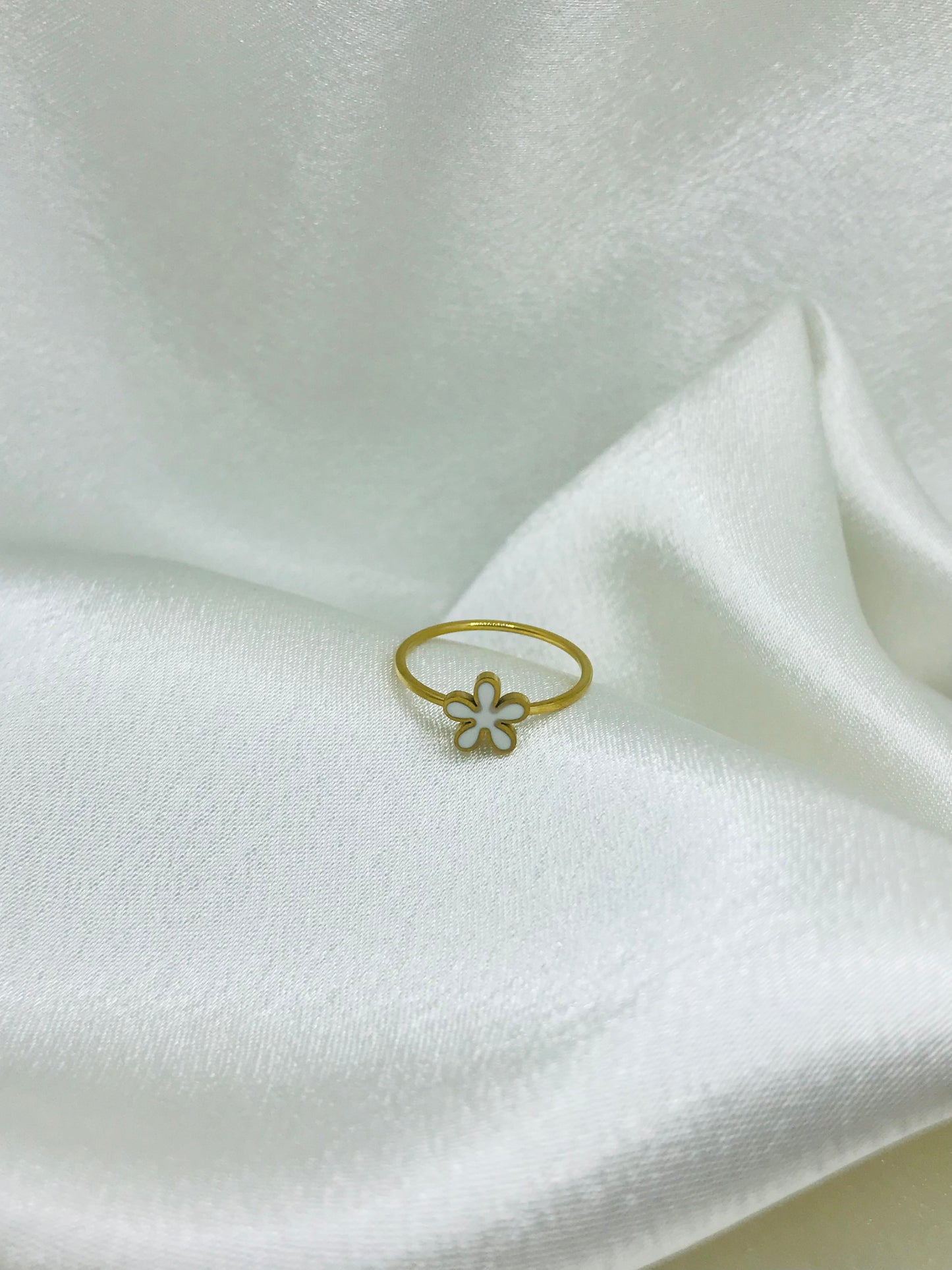Daisy Flower Minimal Ring