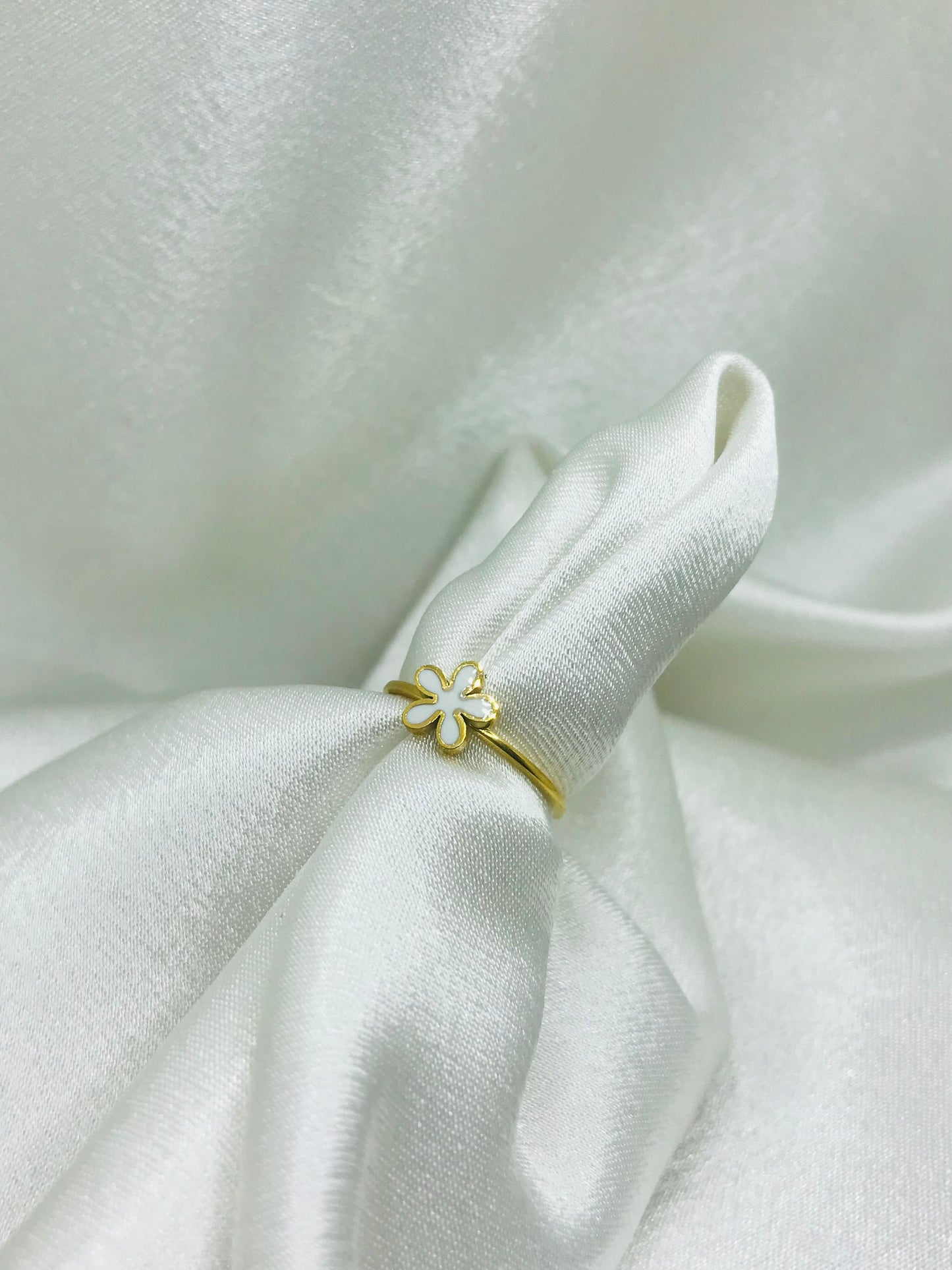 Daisy Flower Minimal Ring
