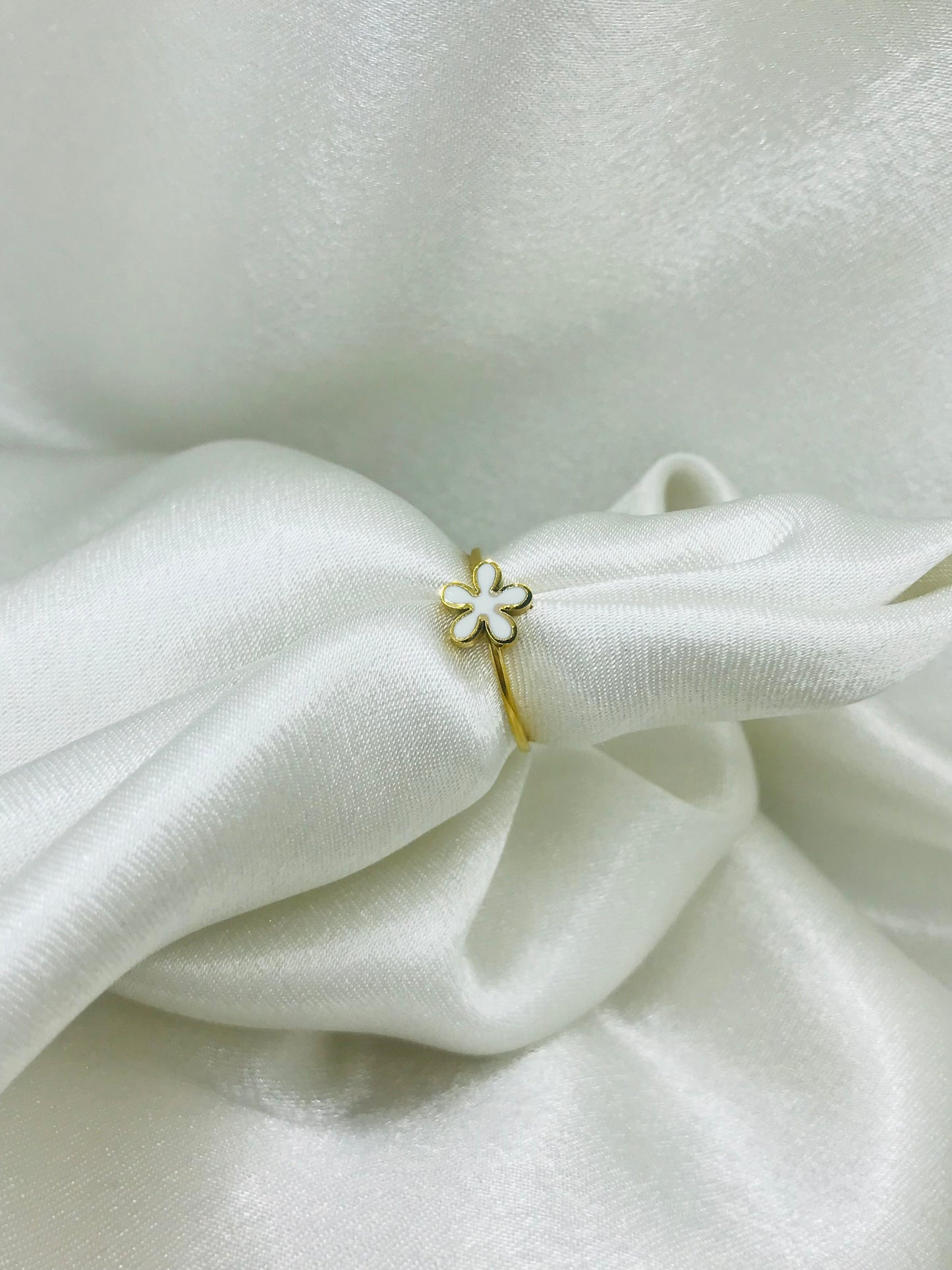 Daisy Flower Minimal Ring