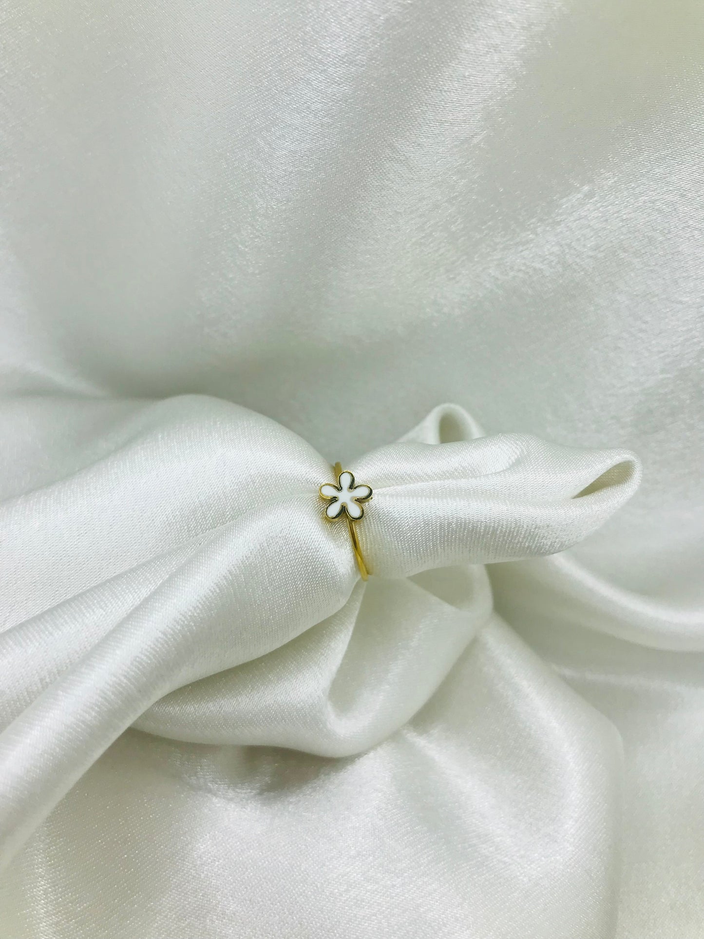 Daisy Flower Minimal Ring