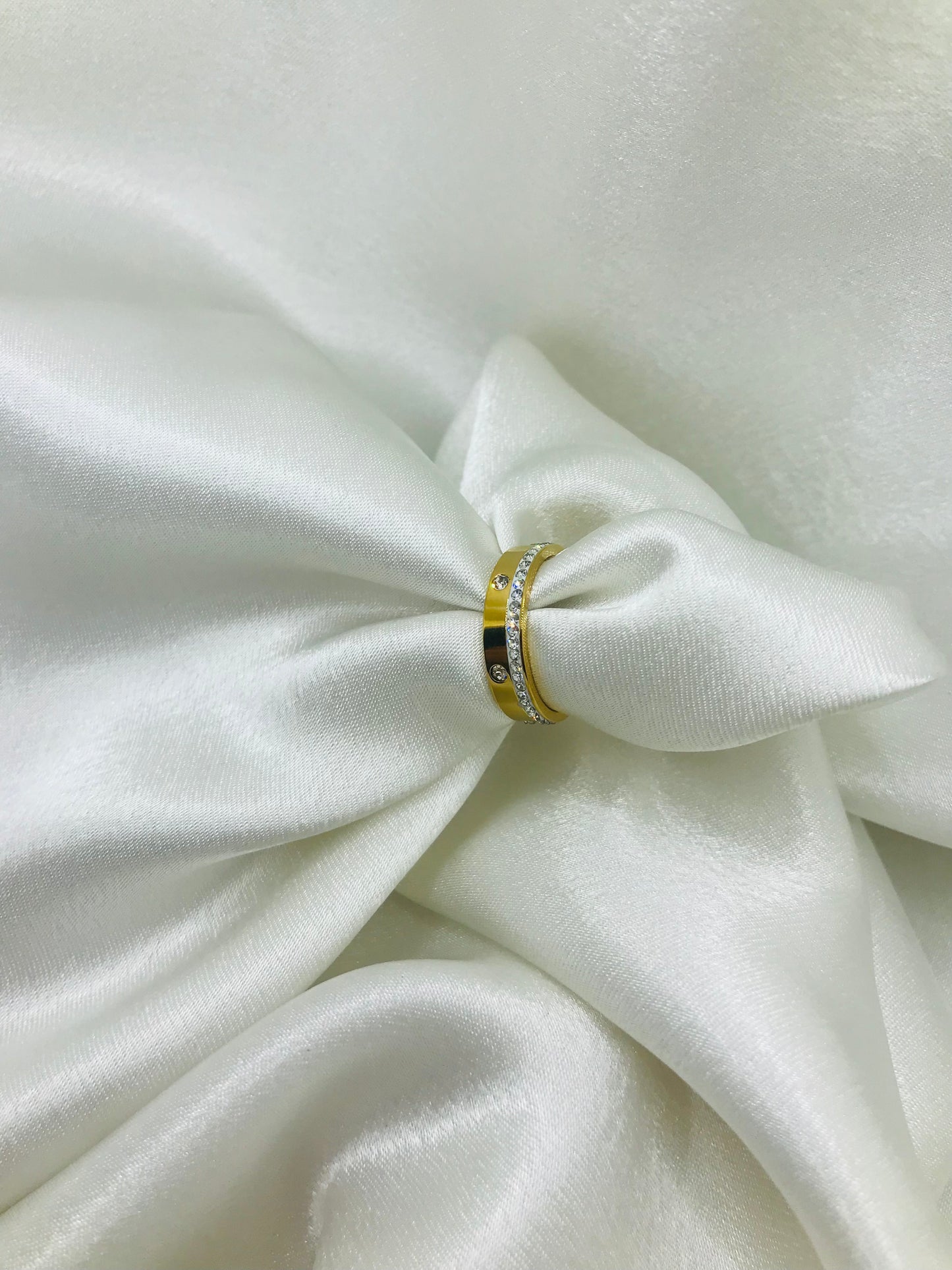 Gold Zircon Bands Ring