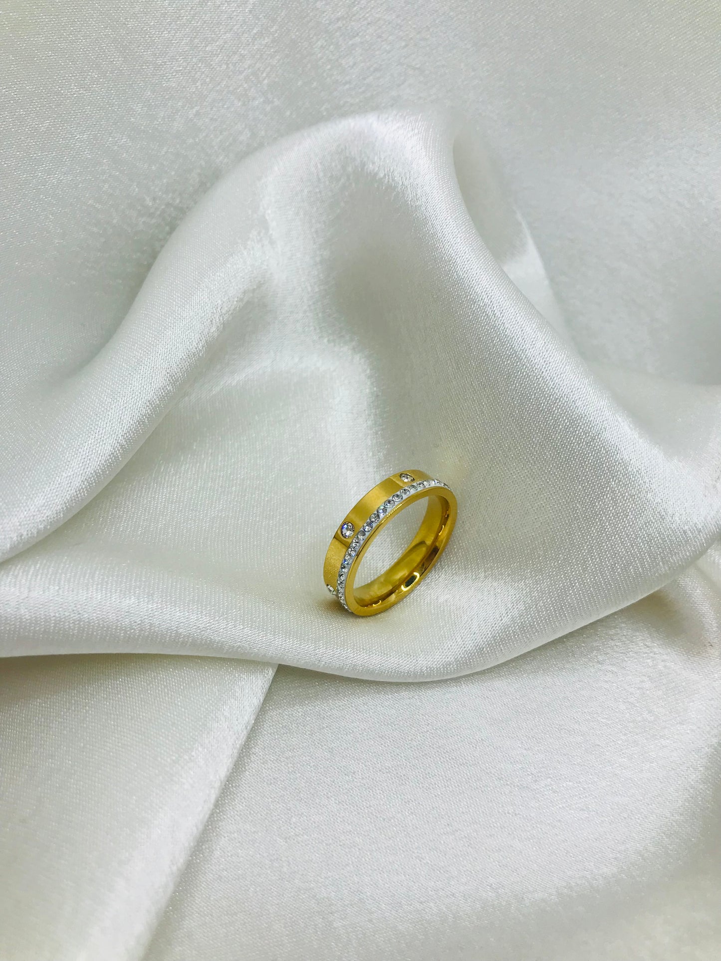 Gold Zircon Bands Ring