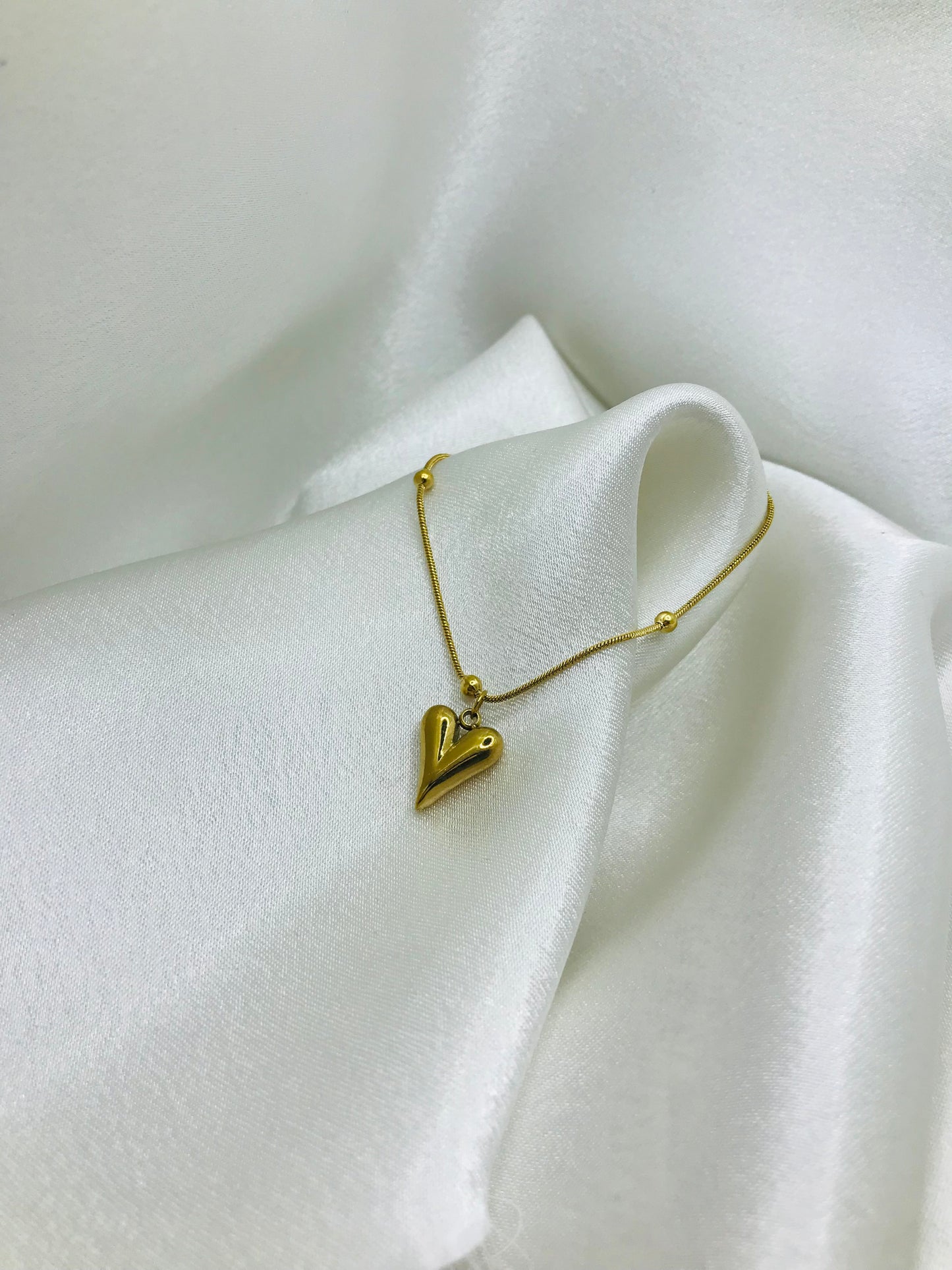 Gold Heart Charm Brecelet