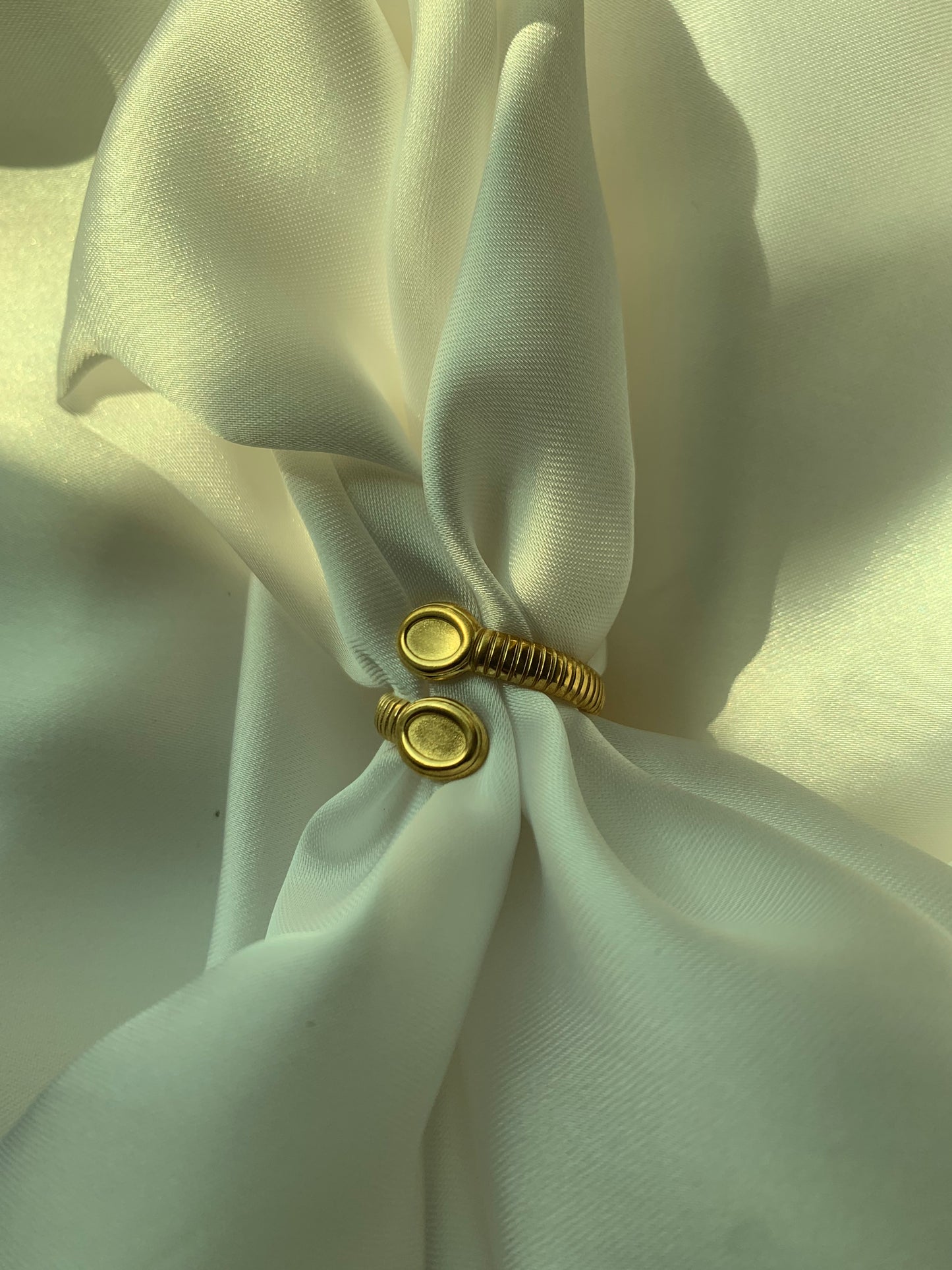 Classic Swirl Ring