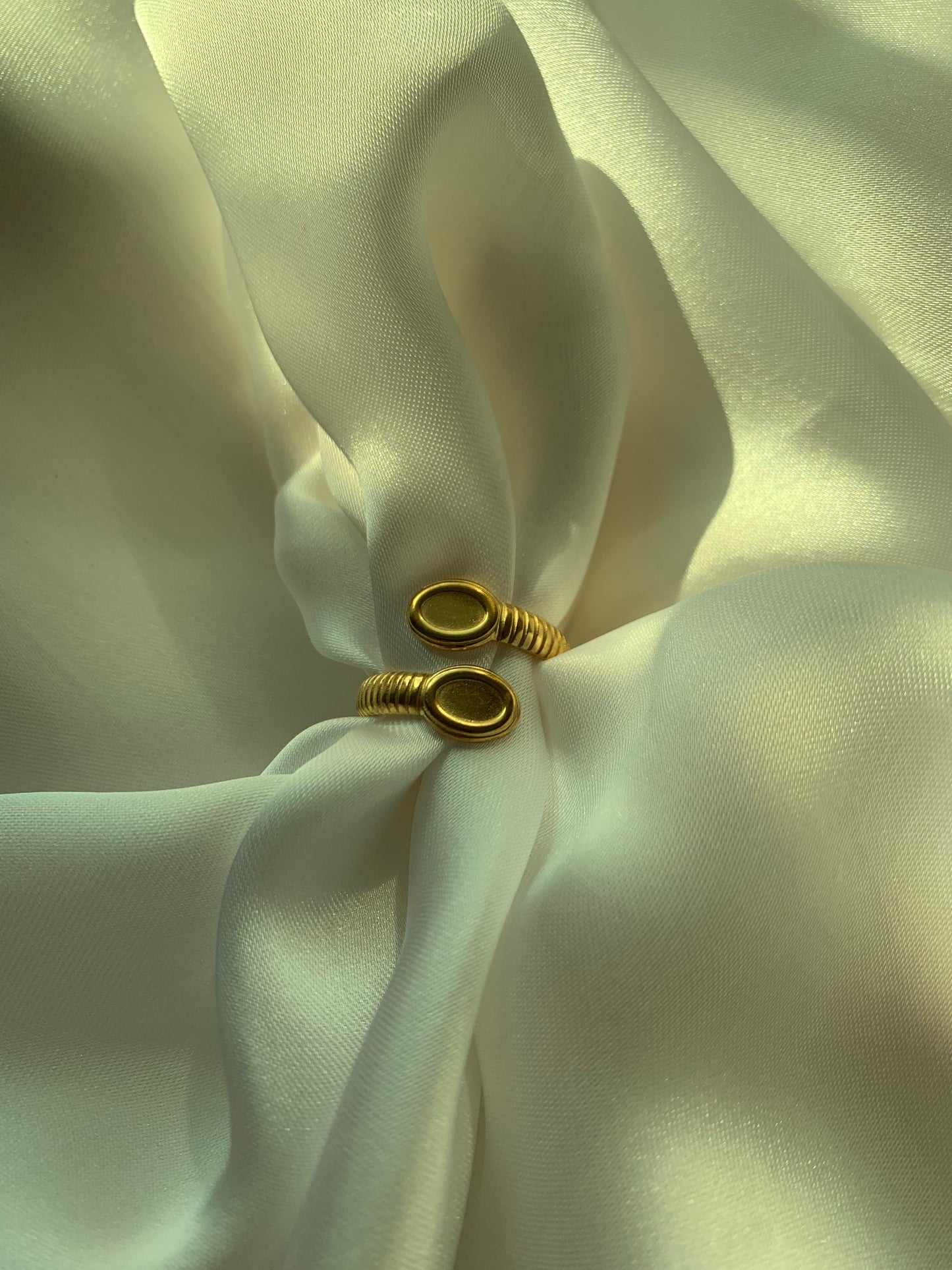 Classic Swirl Ring