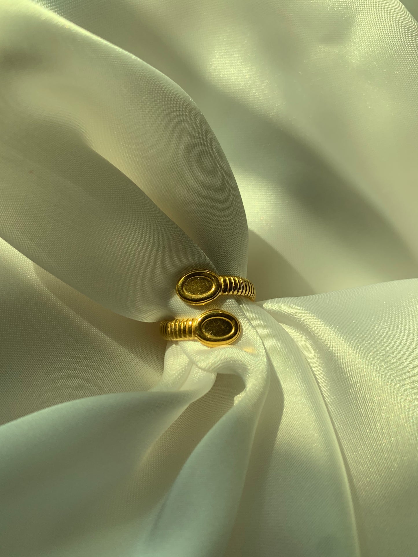 Classic Swirl Ring