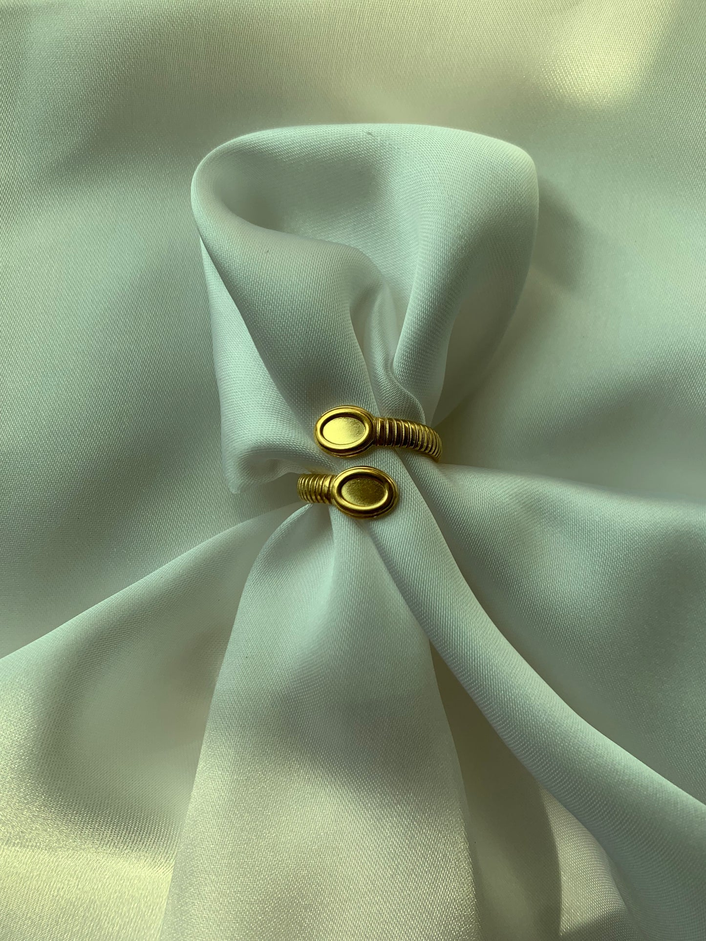 Classic Swirl Ring