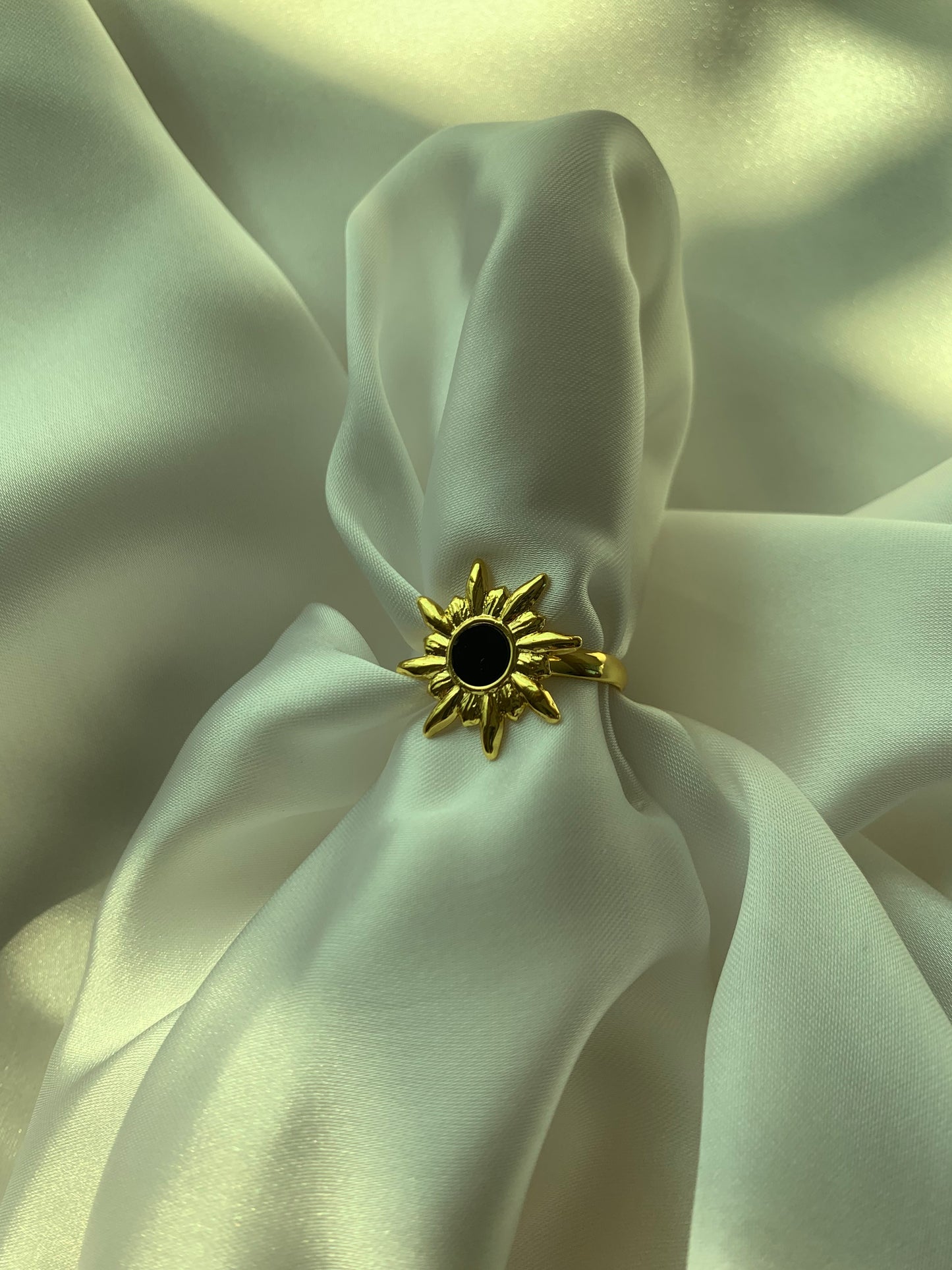 Classic Flower Ring