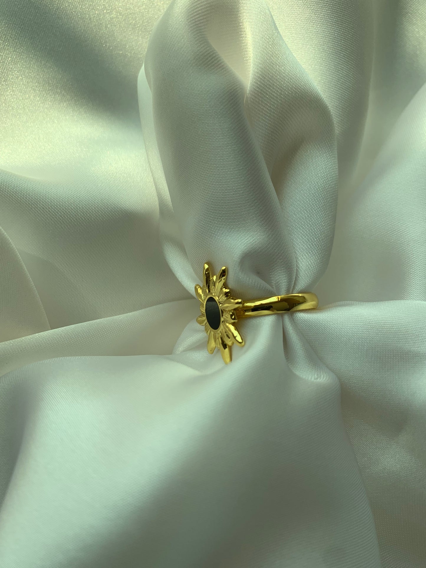 Classic Flower Ring