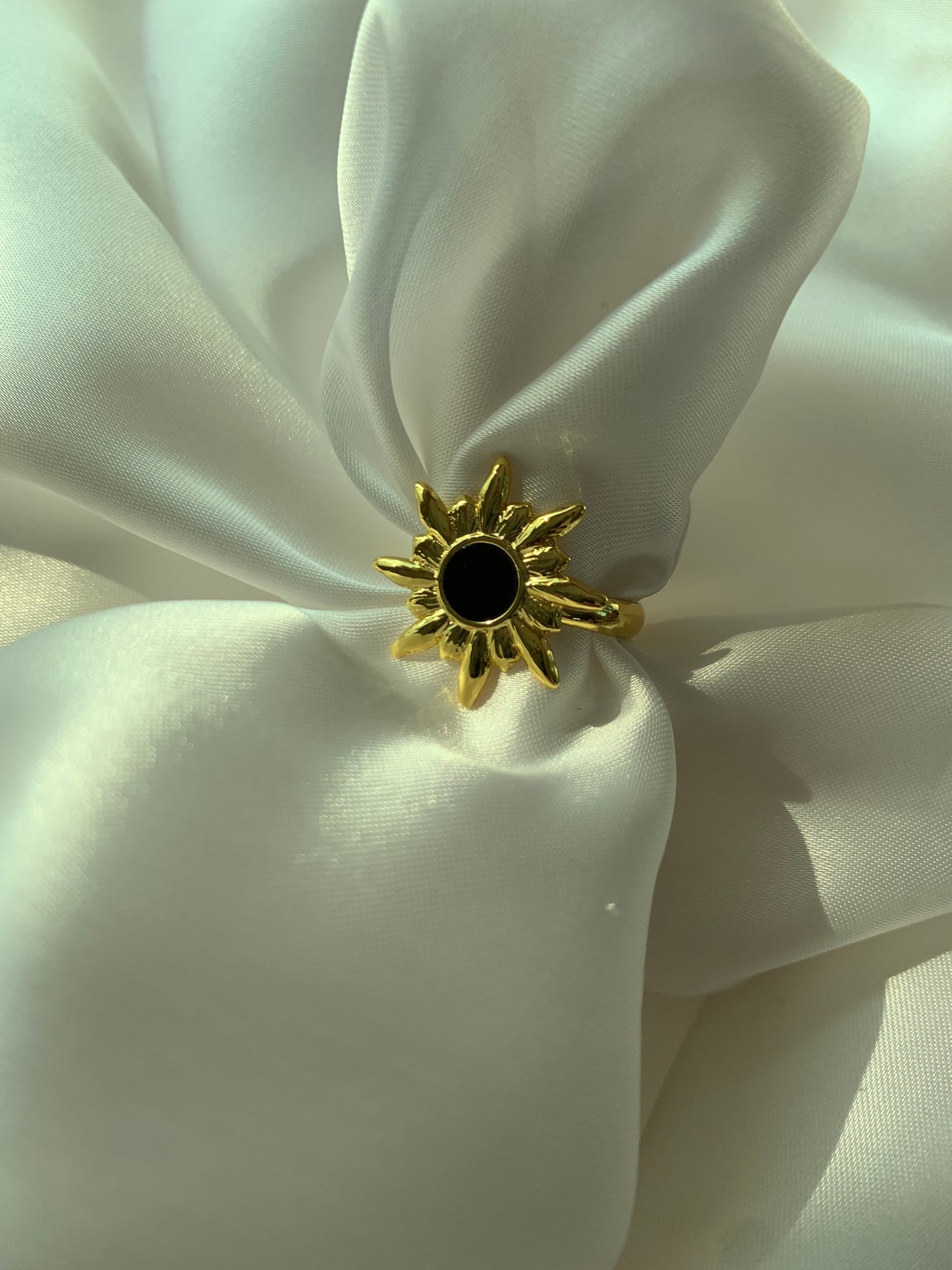 Classic Flower Ring