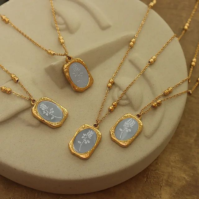Minimal Flower Gold Pendant