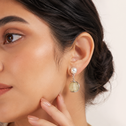 Mini Pearl Earring