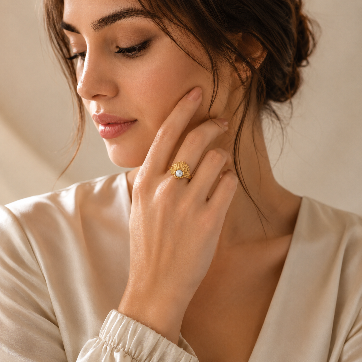 Glossy Fan-shaped Pearl Ring