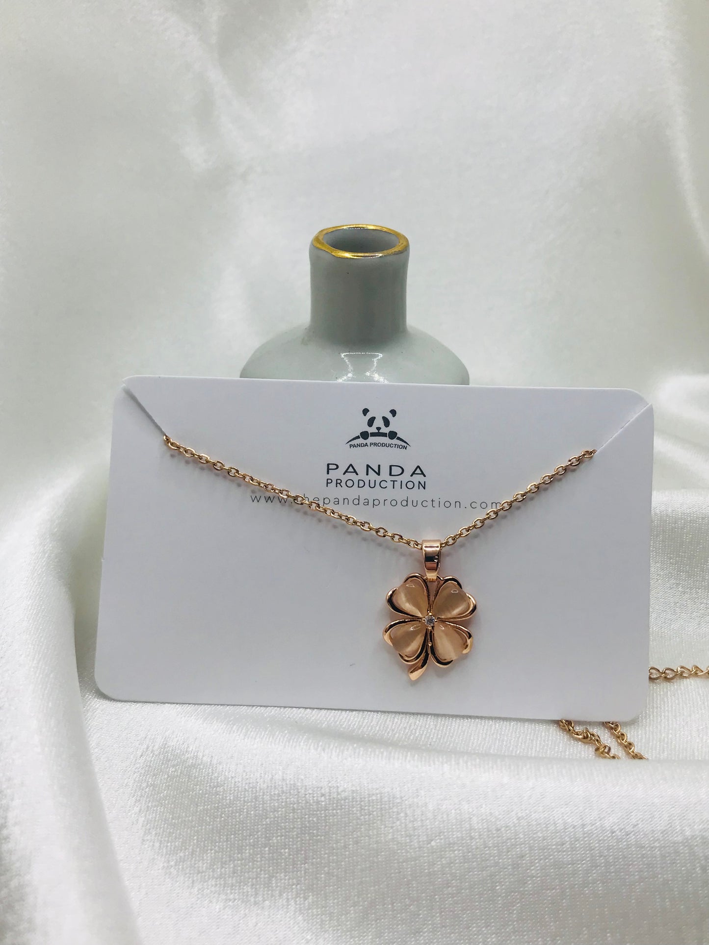 Shining Pearl Clover Necklace