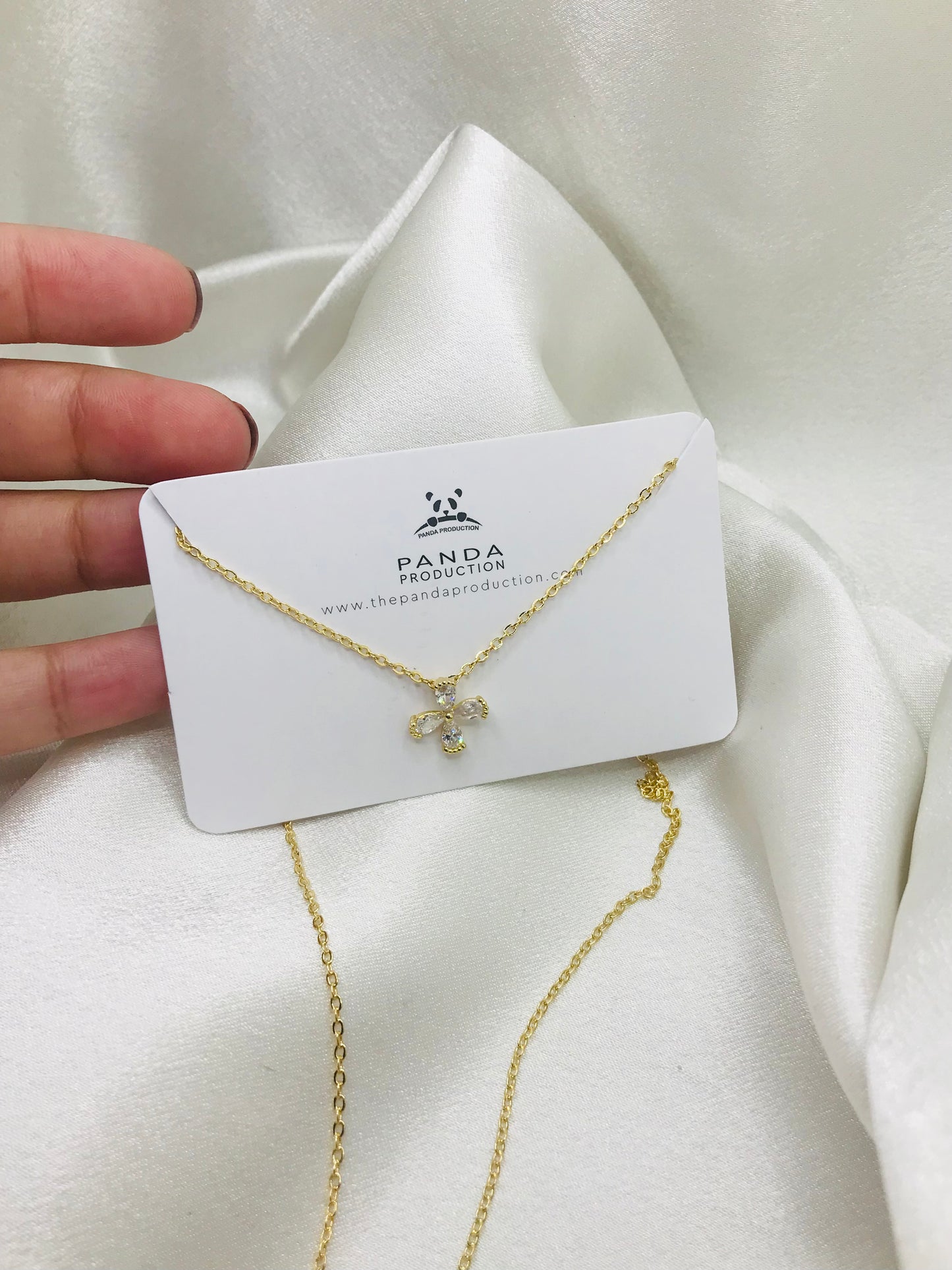 Minimal Flower Gold Pendant