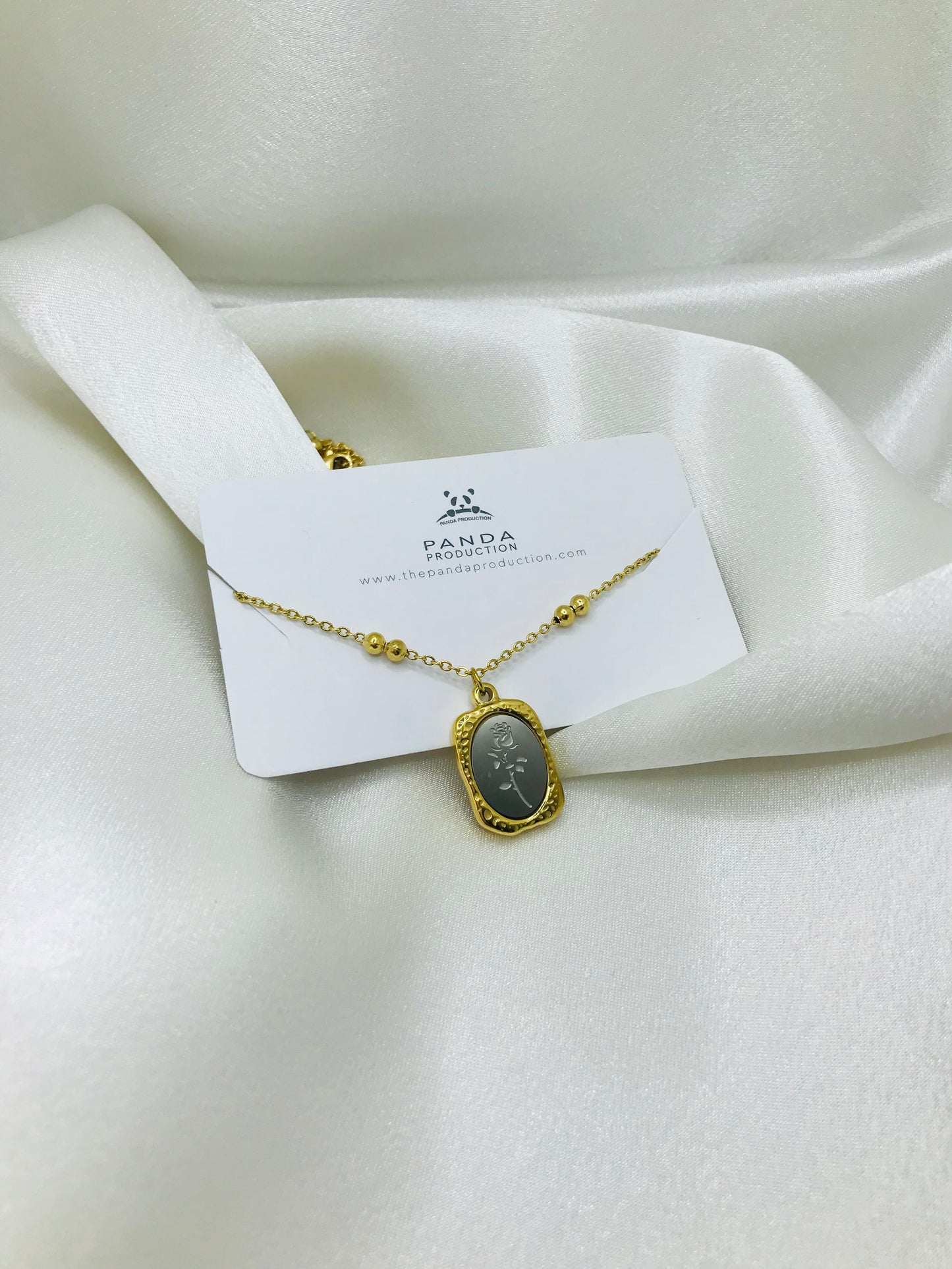 Minimal Flower Gold Pendant