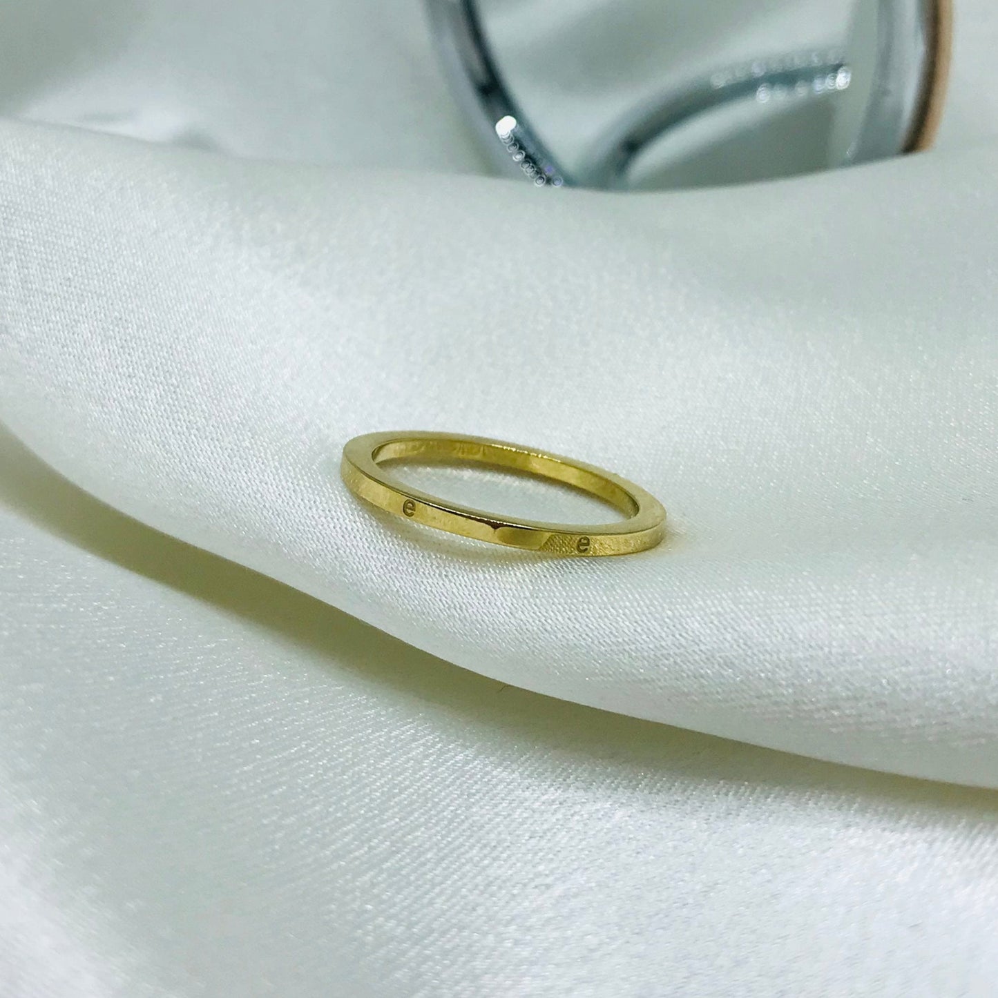 Minimalist Gold Band Ring