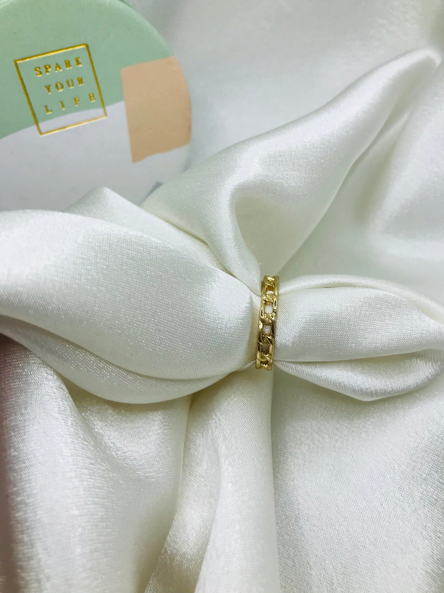 Minimalist Statement Chain link Ring