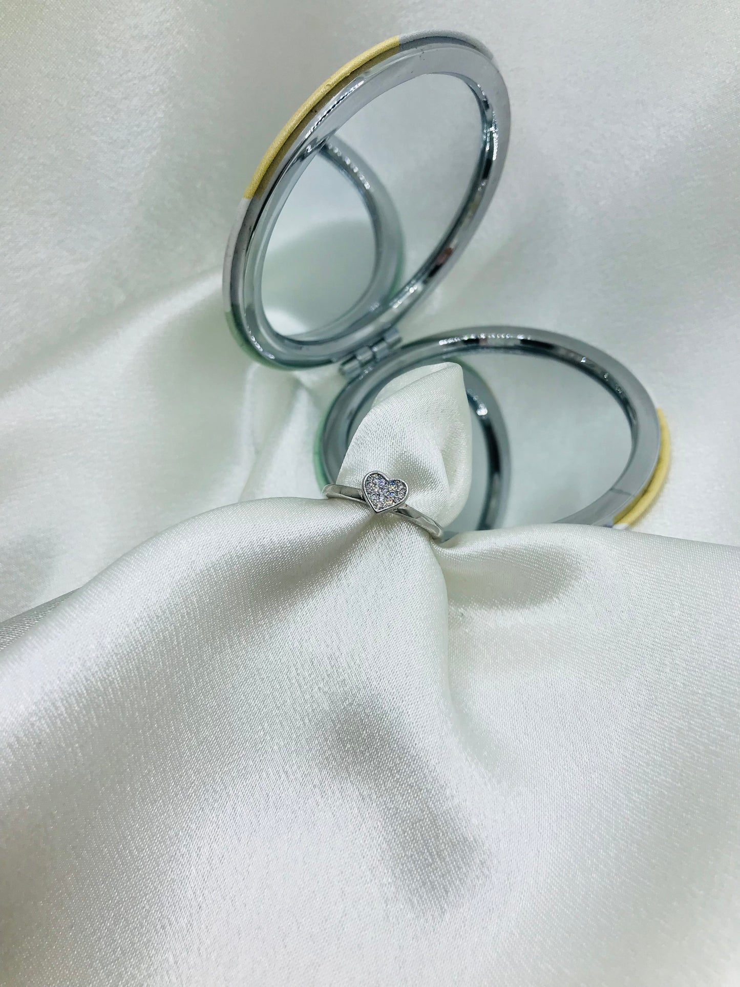 Shiny Heart Diamond Ring