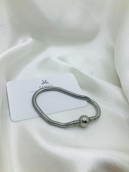 Silver Interlocking Link Bracelet