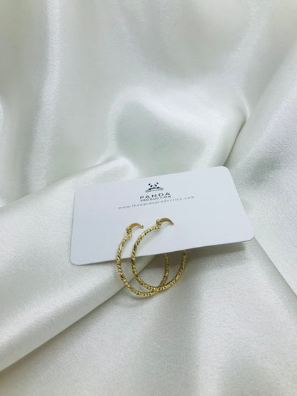 Minimal Twisted Hoop Earrings