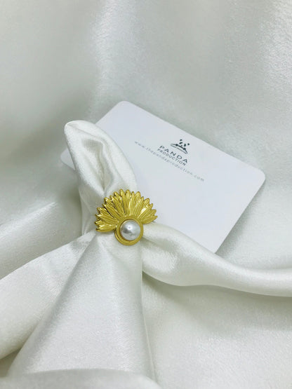 Glossy Fan-shaped Pearl Ring