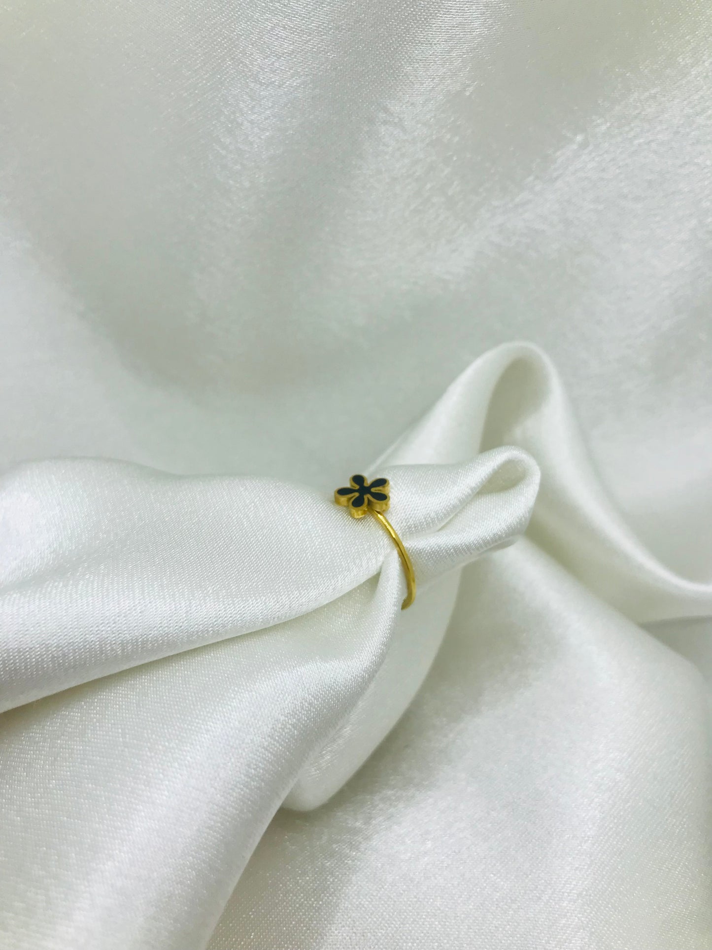 Daisy Flower Minimal Ring