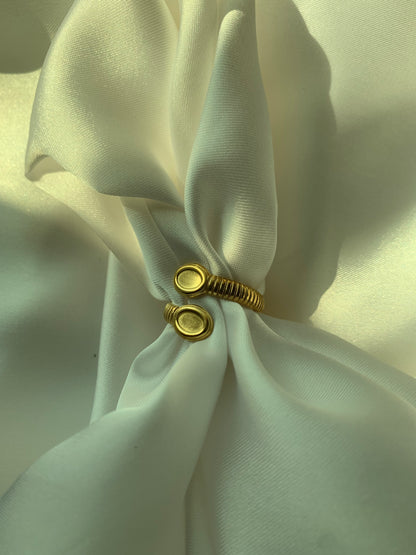 Classic Swirl Ring