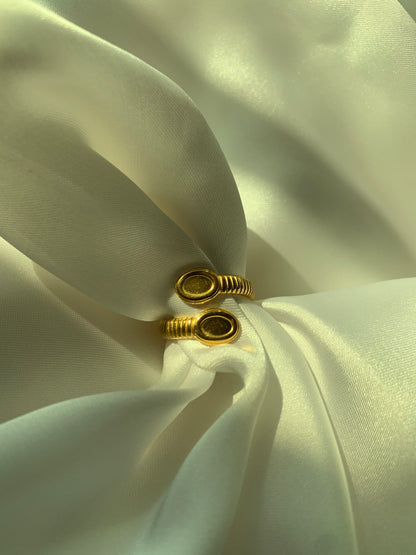 Classic Swirl Ring