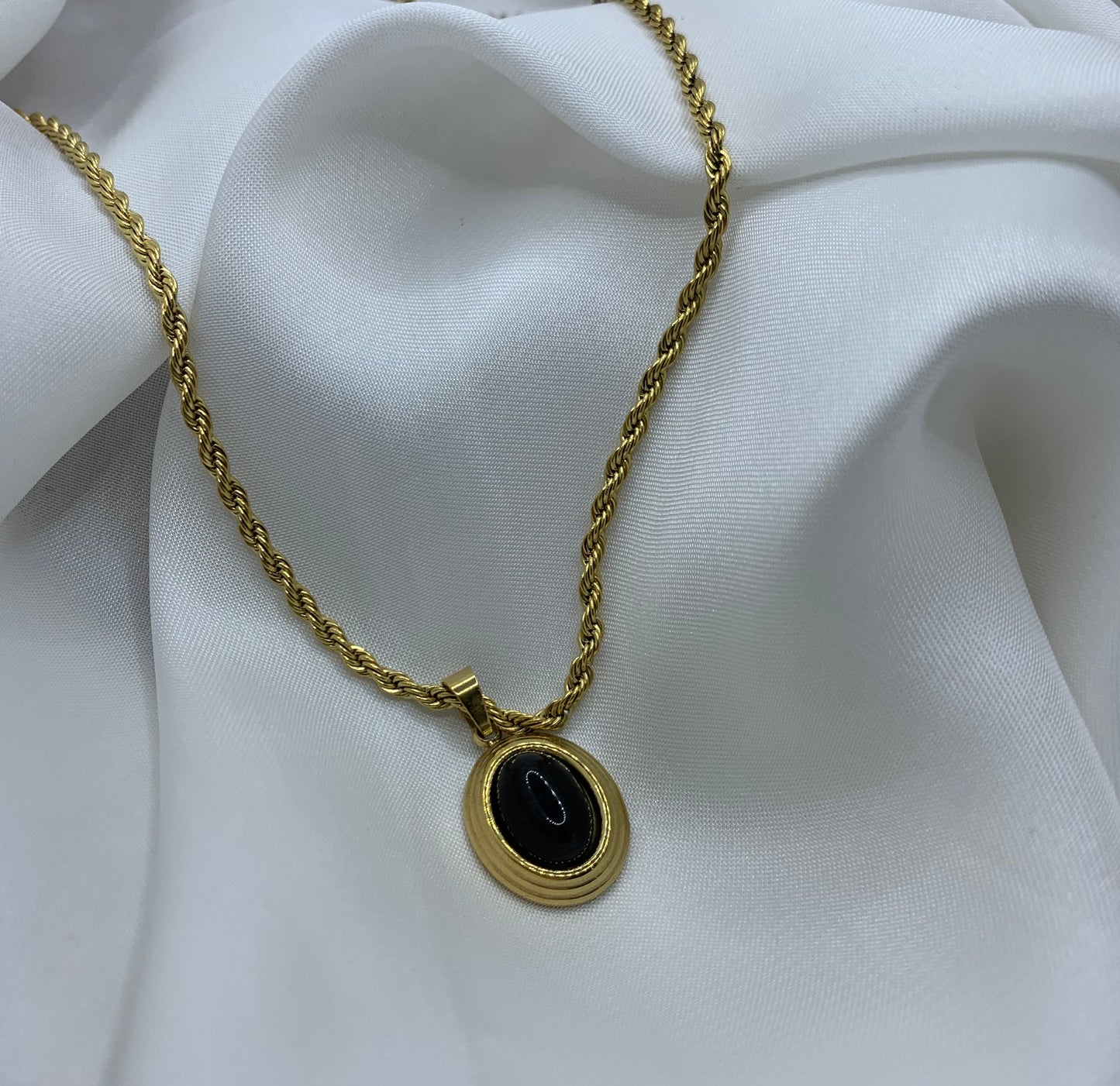 Stone Snake Chain Pendent