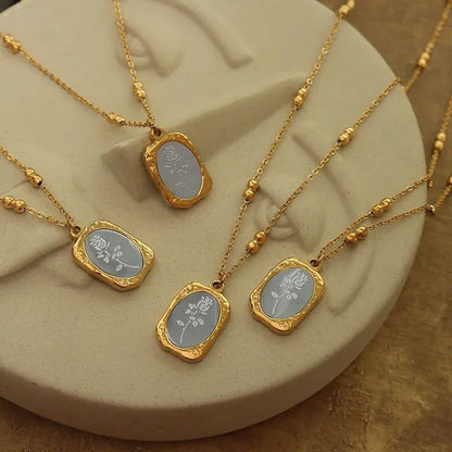 Minimal Flower Gold Pendant