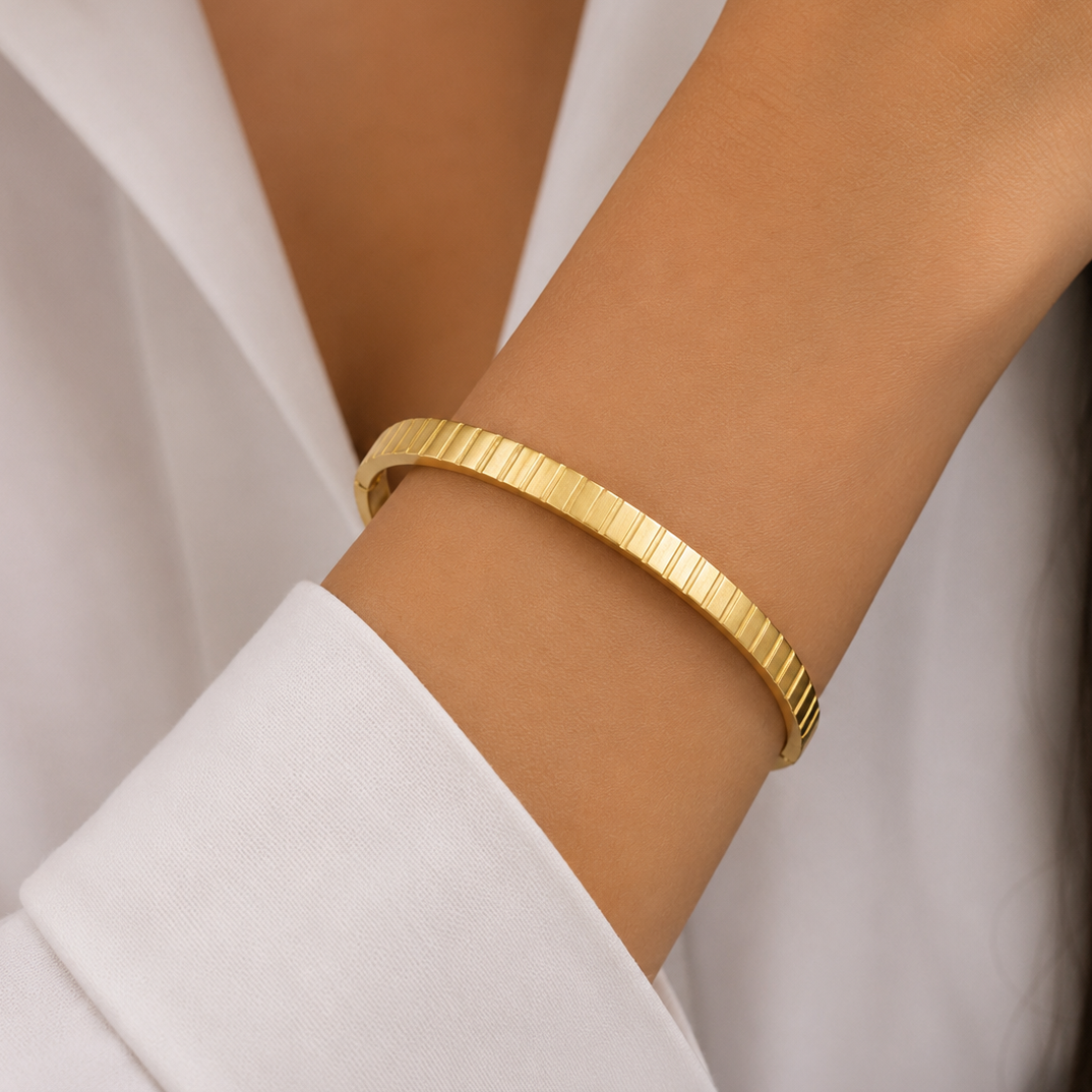 Nova Ridge Bangle