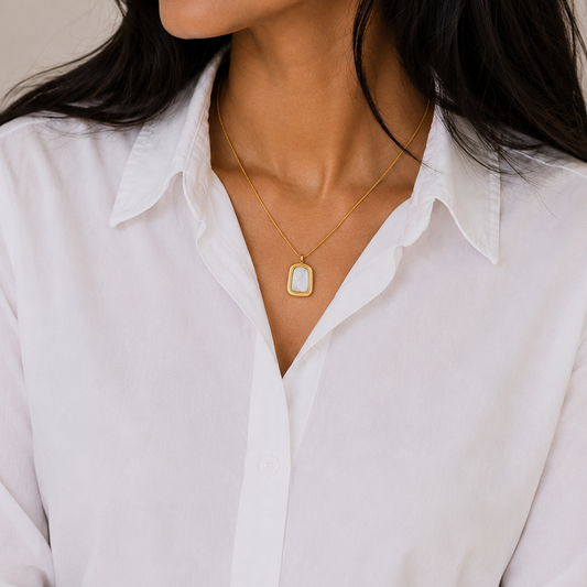 Luna Pearl Pendant Necklace
