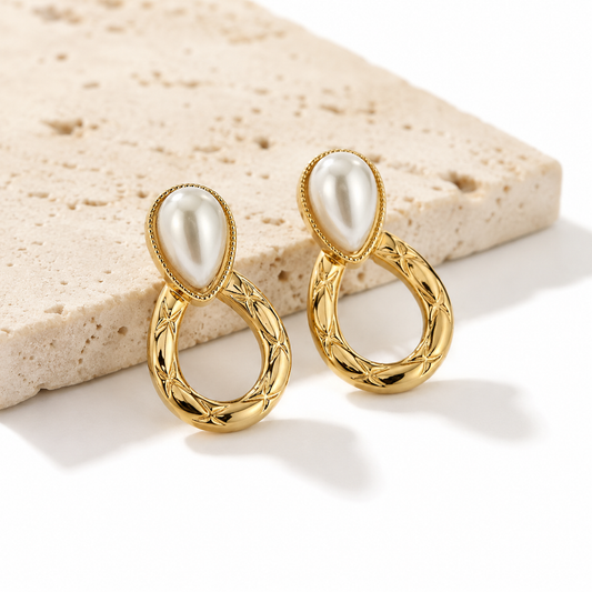 Oval Pearl Earring