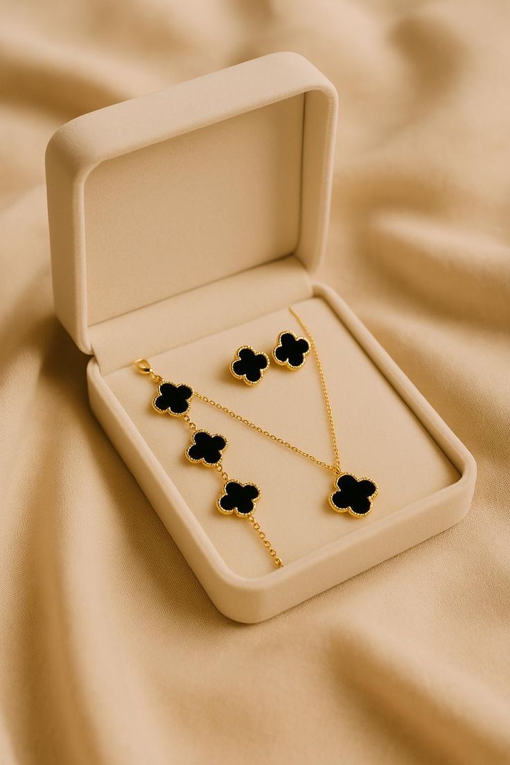 Clover Elegant Jewelry Set