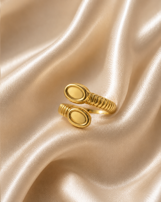 Classic Swirl Ring