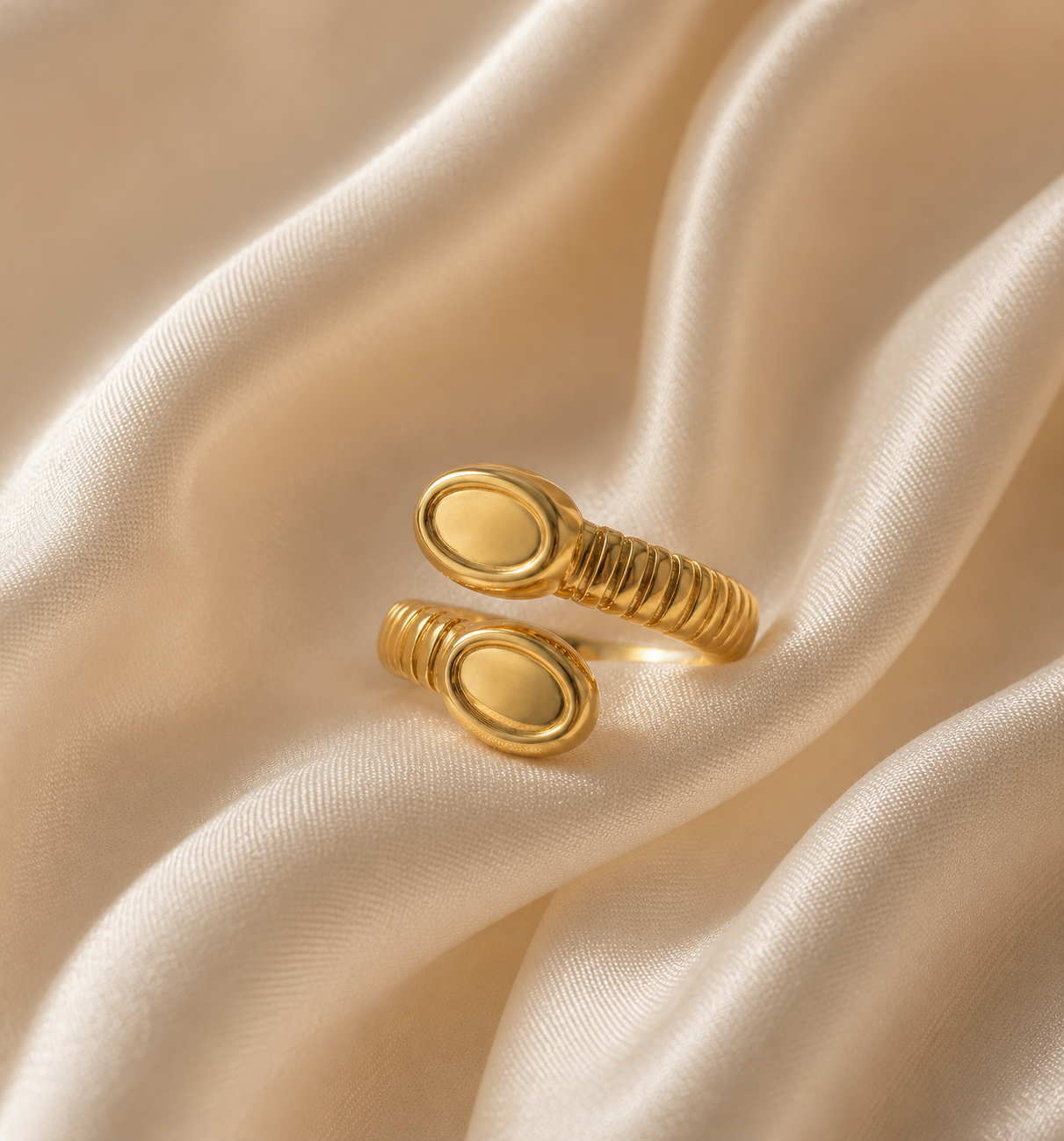 Classic Swirl Ring